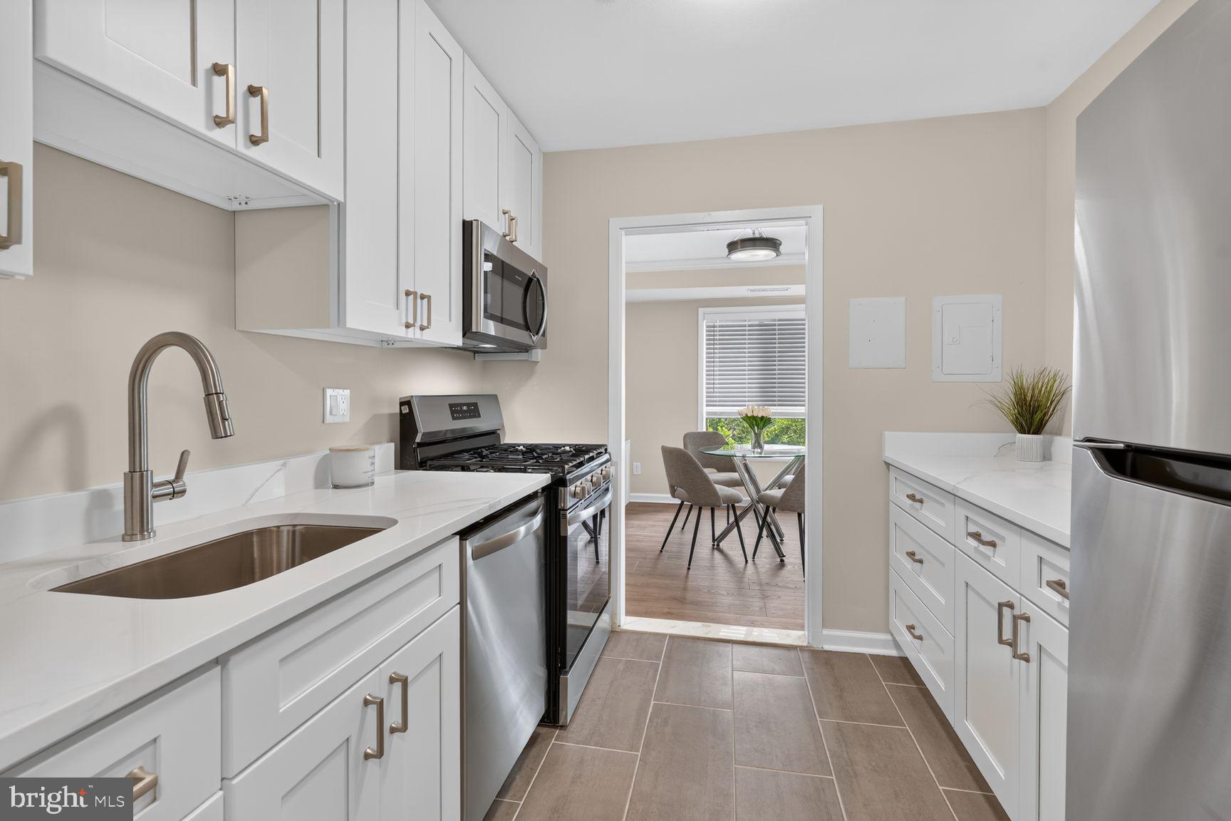 WOODLAKE TOWERS - Residential