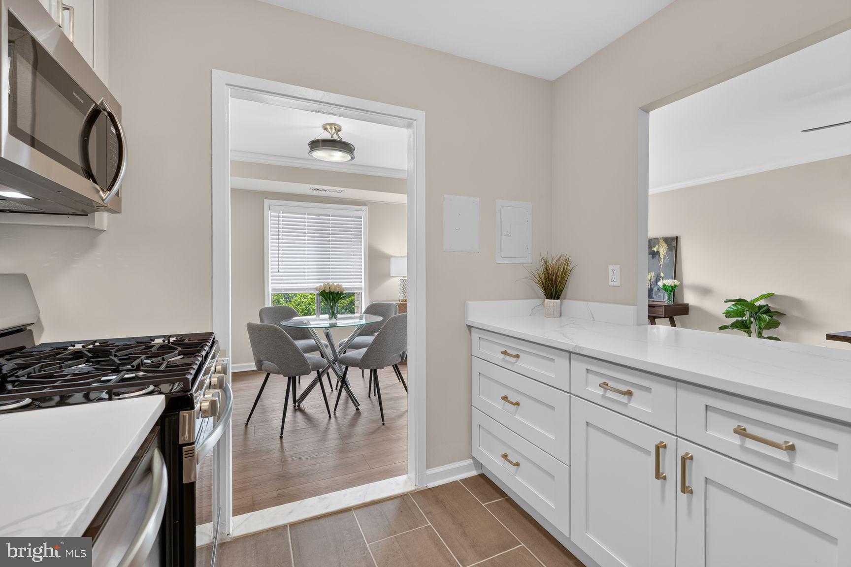 WOODLAKE TOWERS - Residential