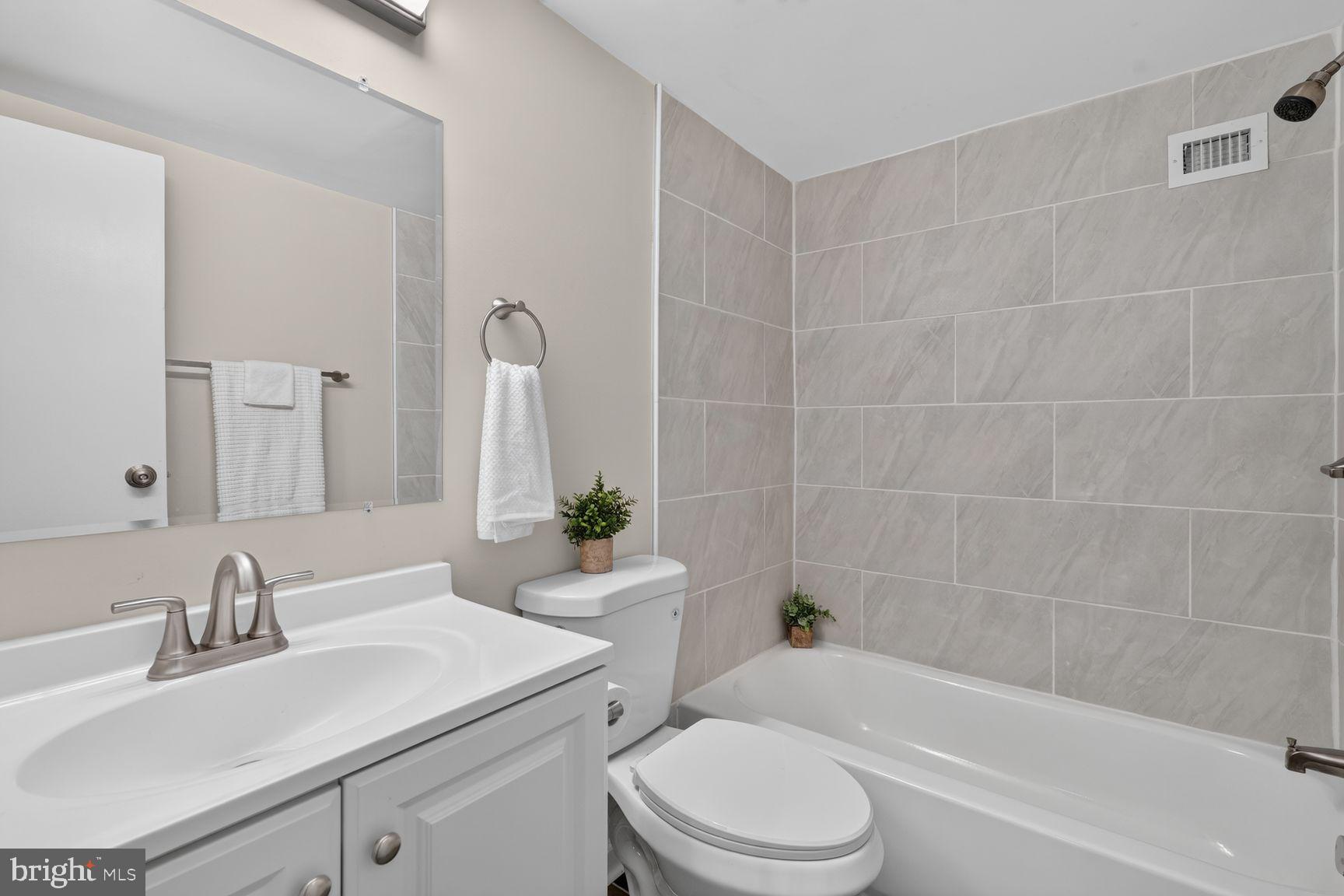 WOODLAKE TOWERS - Residential