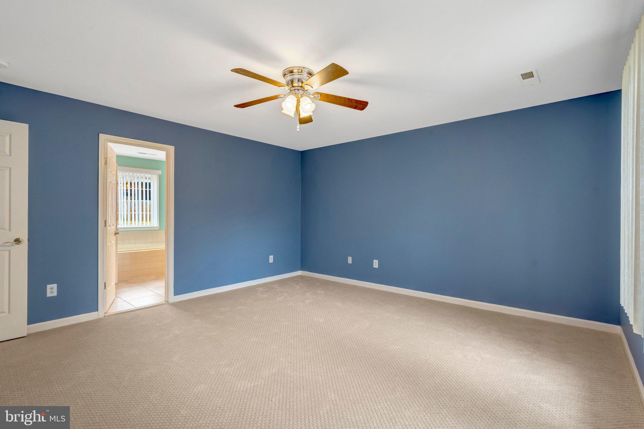 HAMPTON OAKS - Residential