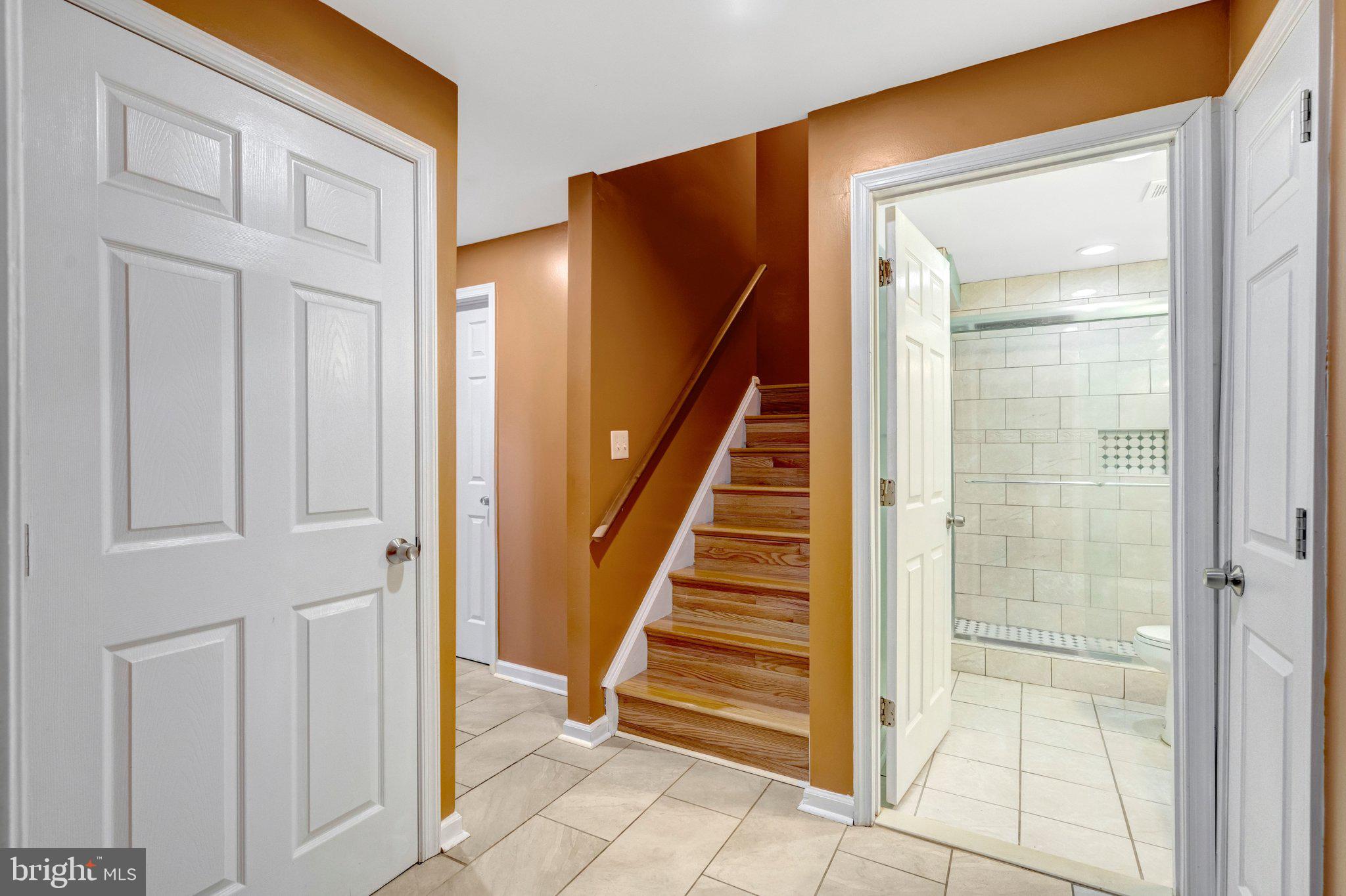HAMPTON OAKS - Residential