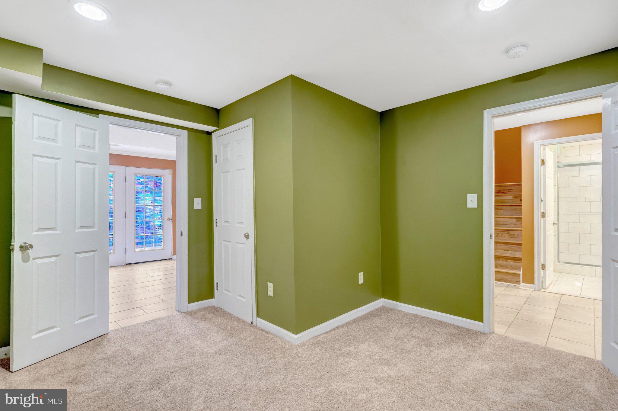 HAMPTON OAKS - Residential