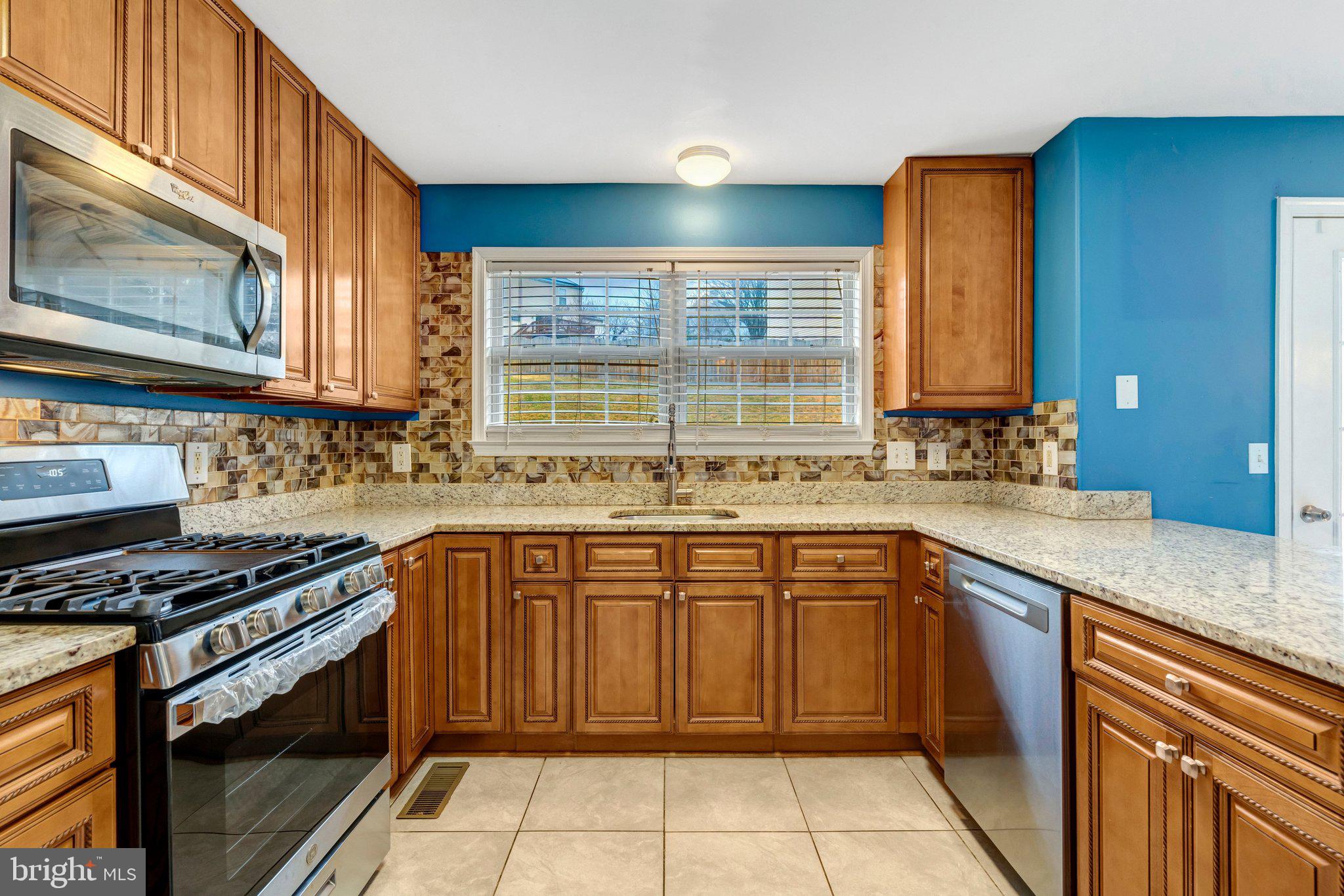 HAMPTON OAKS - Residential