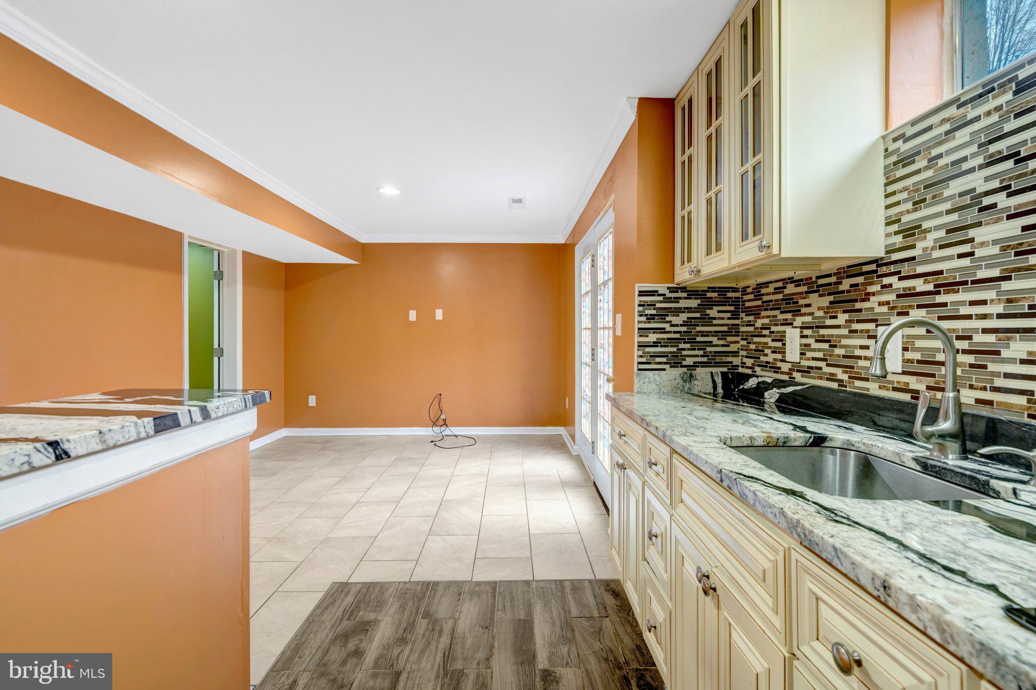 HAMPTON OAKS - Residential