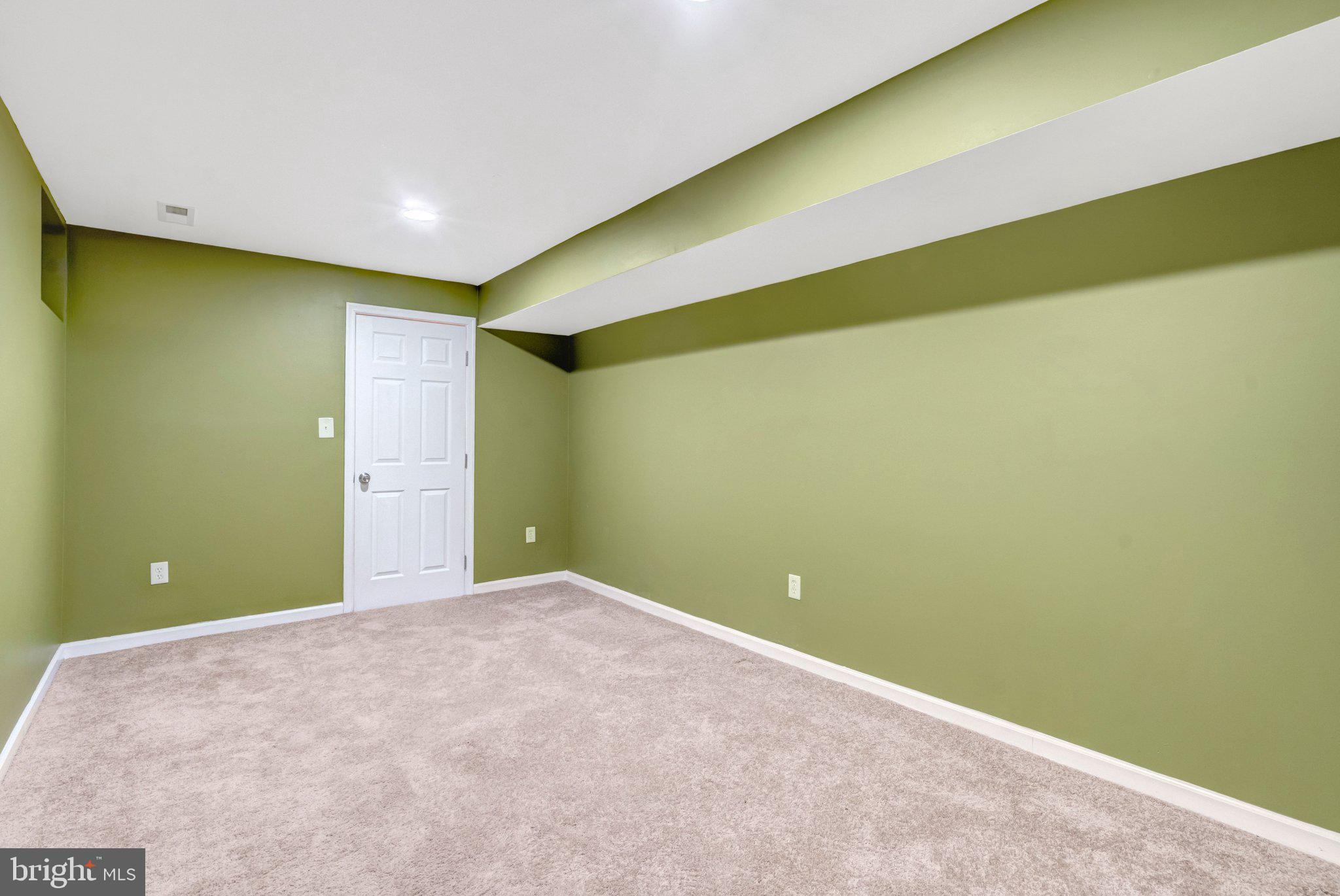 HAMPTON OAKS - Residential