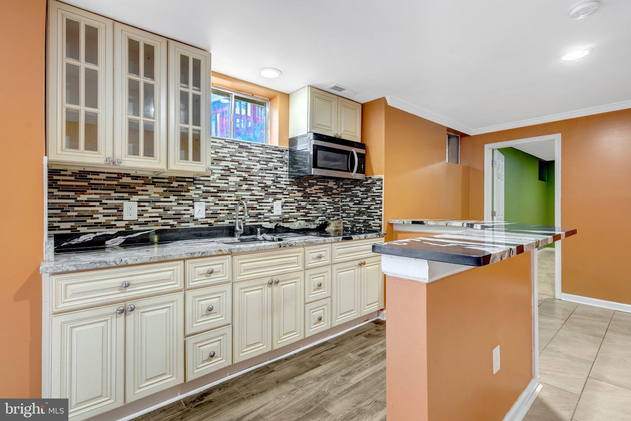 HAMPTON OAKS - Residential
