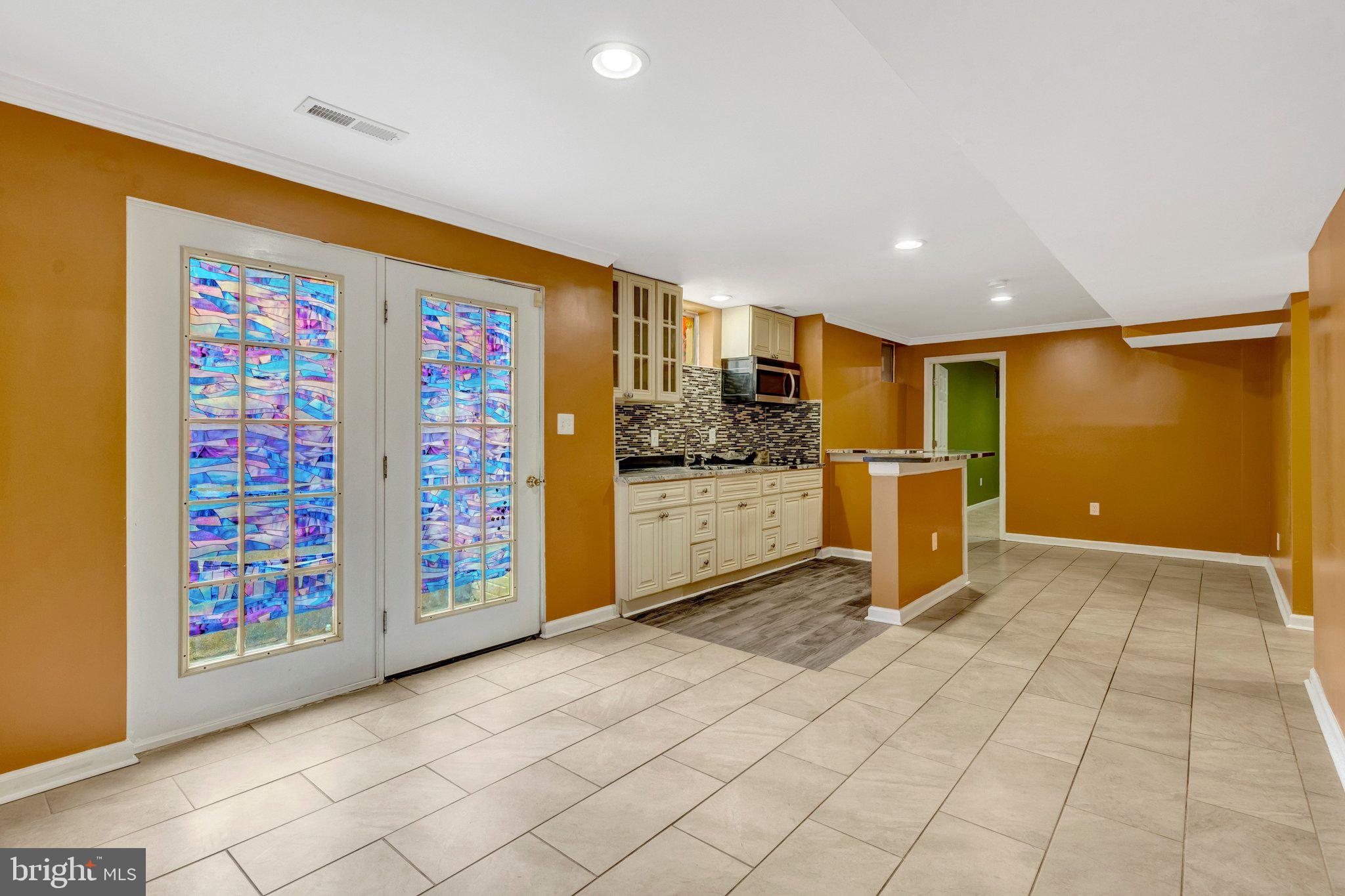 HAMPTON OAKS - Residential
