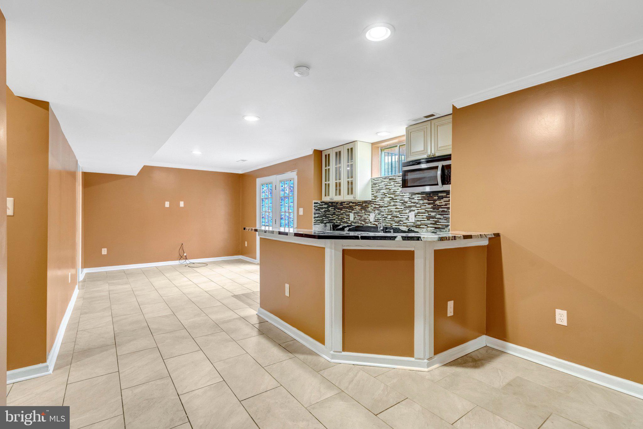 HAMPTON OAKS - Residential