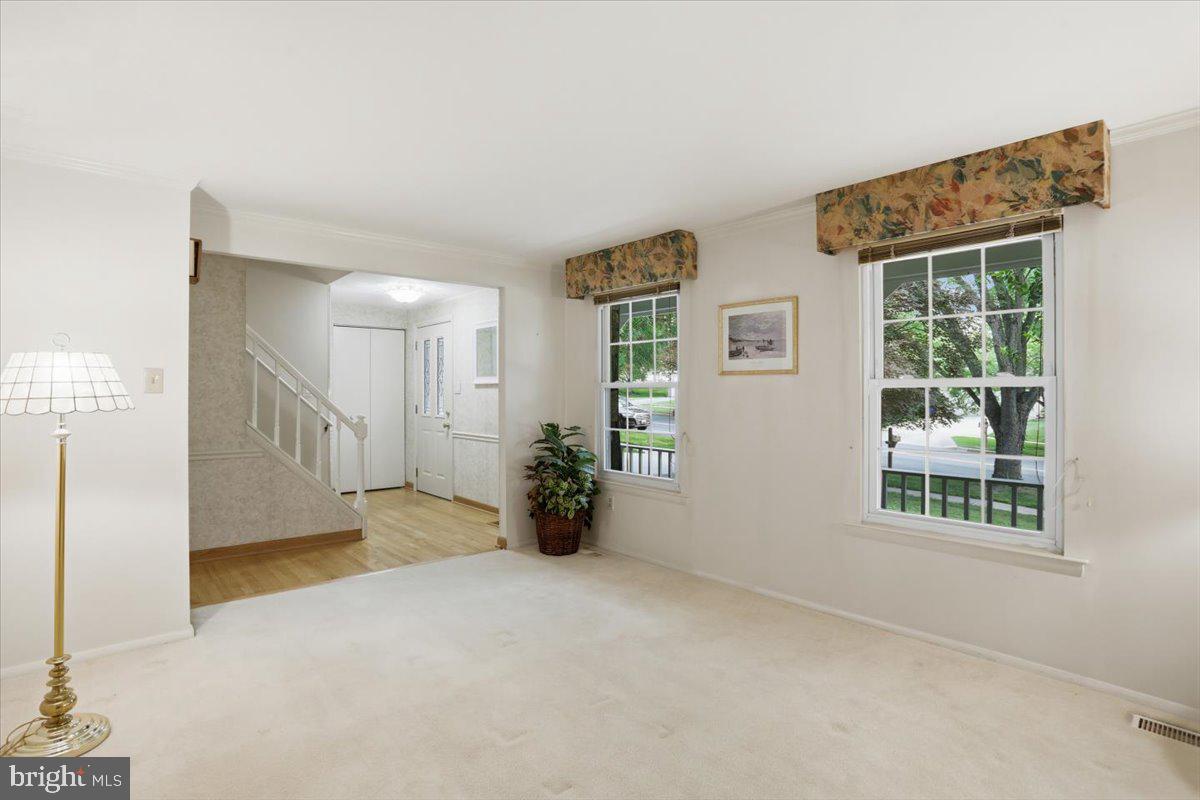DERWOOD STATION - Residential