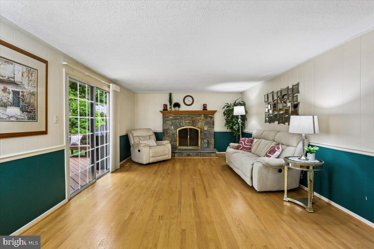 DERWOOD STATION - Residential