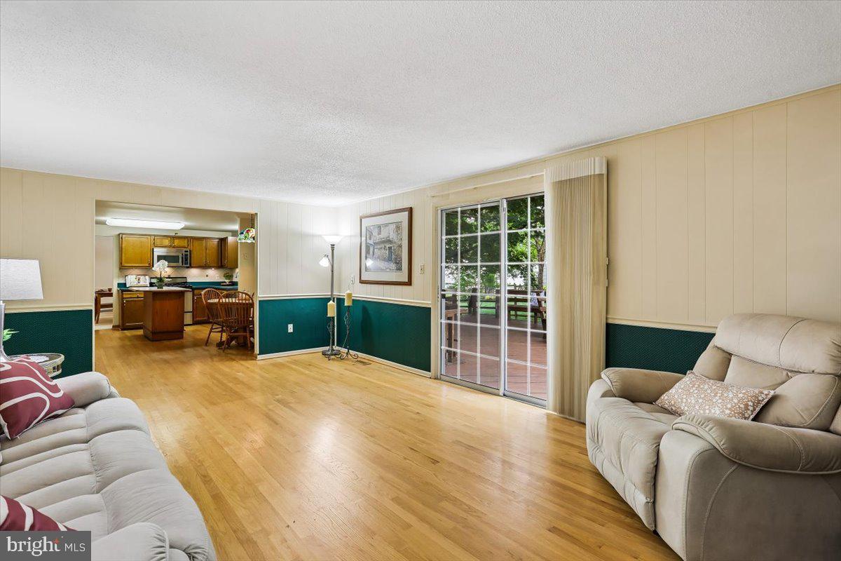 DERWOOD STATION - Residential