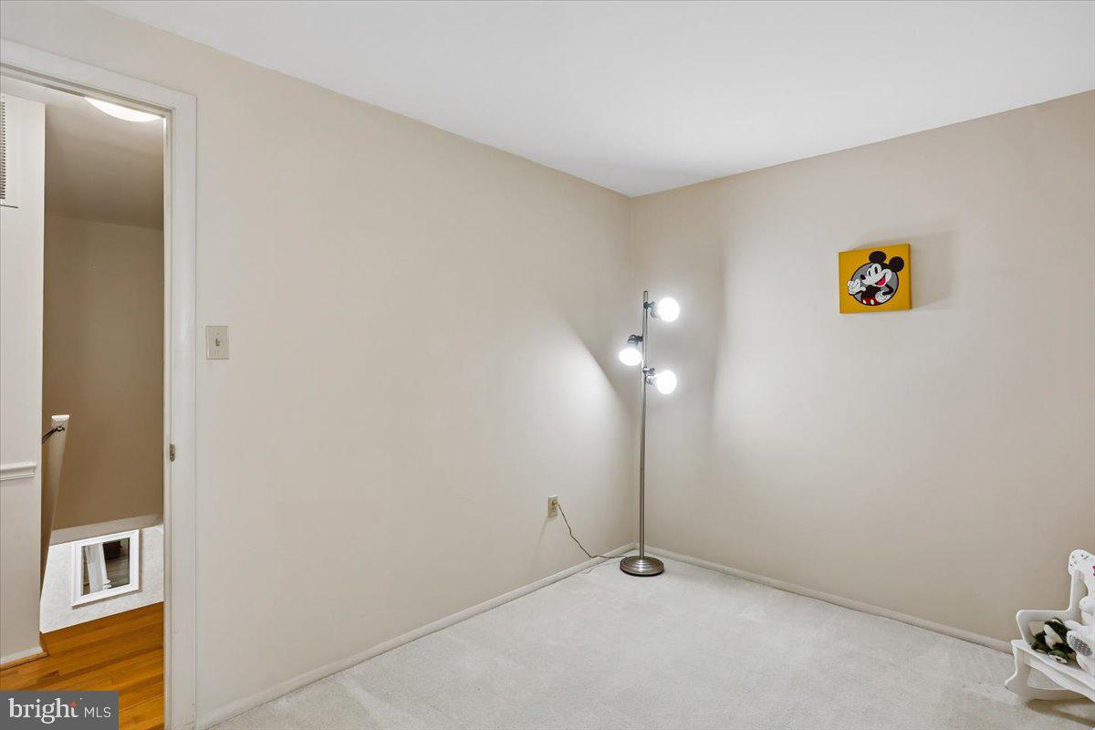 DERWOOD STATION - Residential
