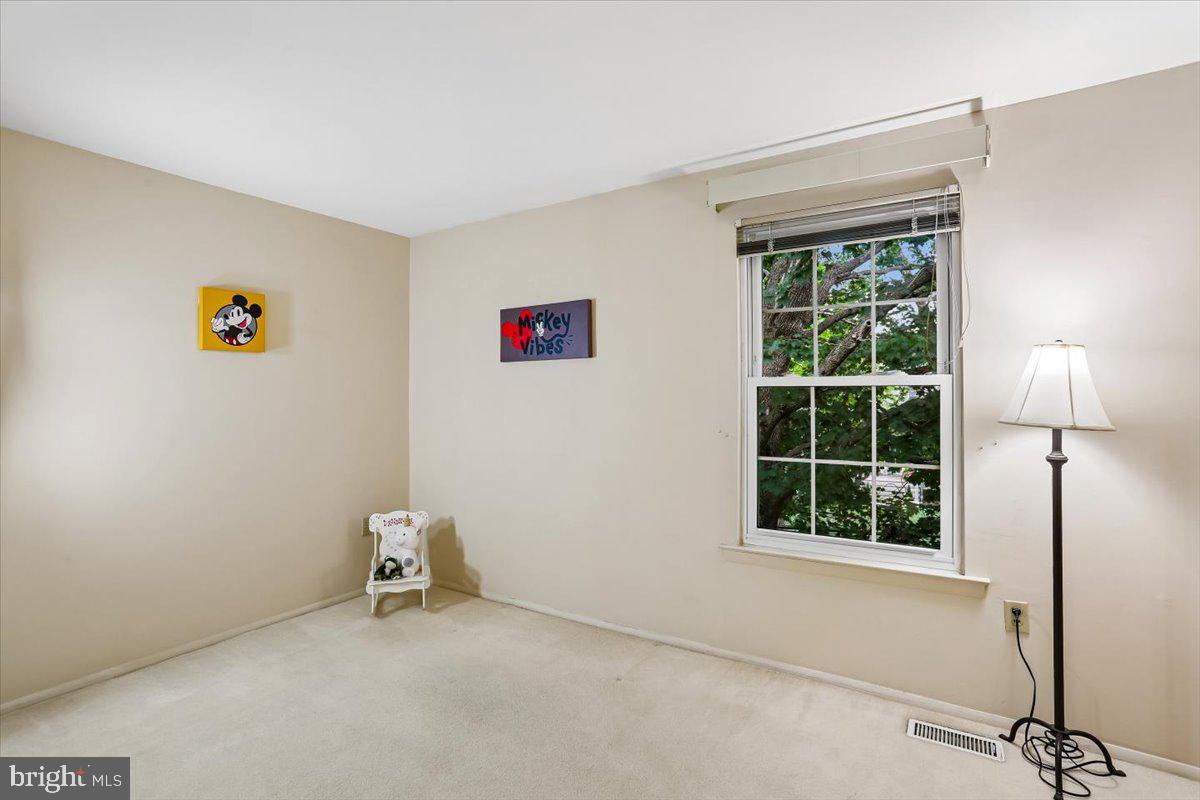 DERWOOD STATION - Residential