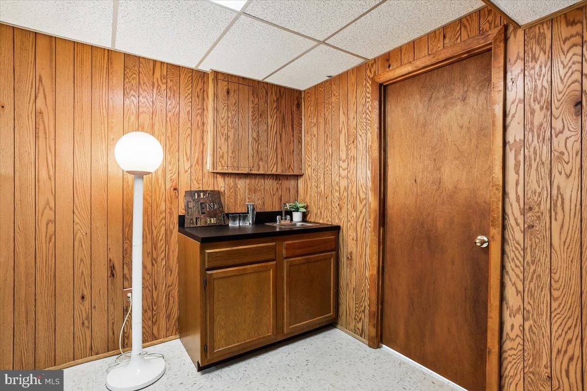 DERWOOD STATION - Residential