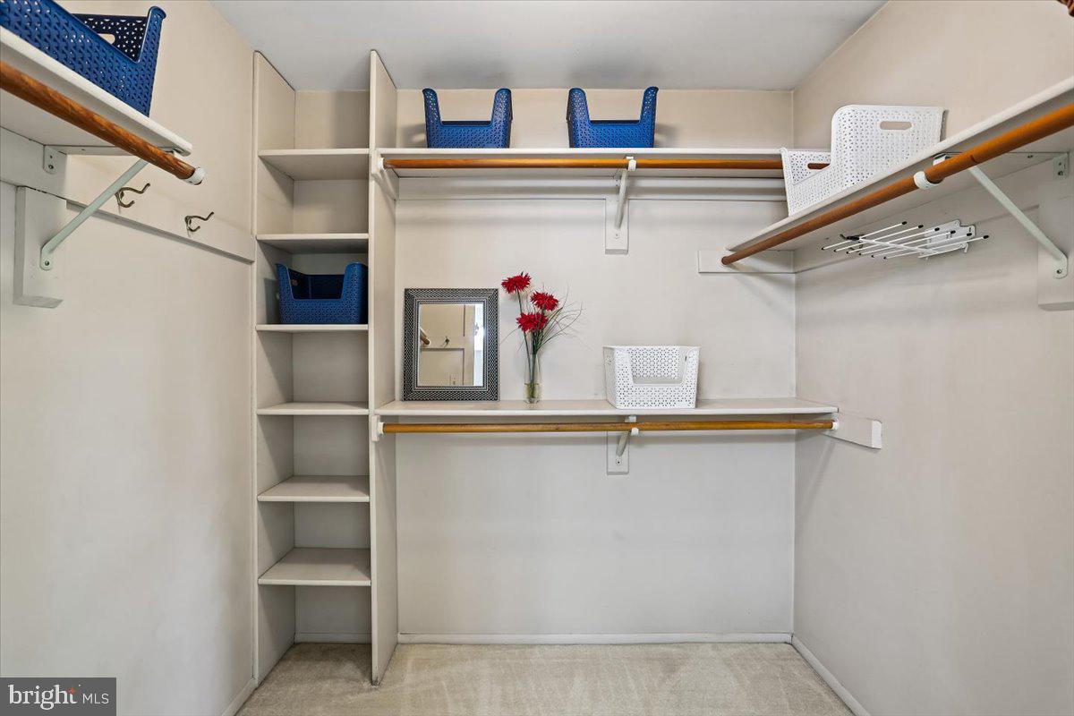 DERWOOD STATION - Residential