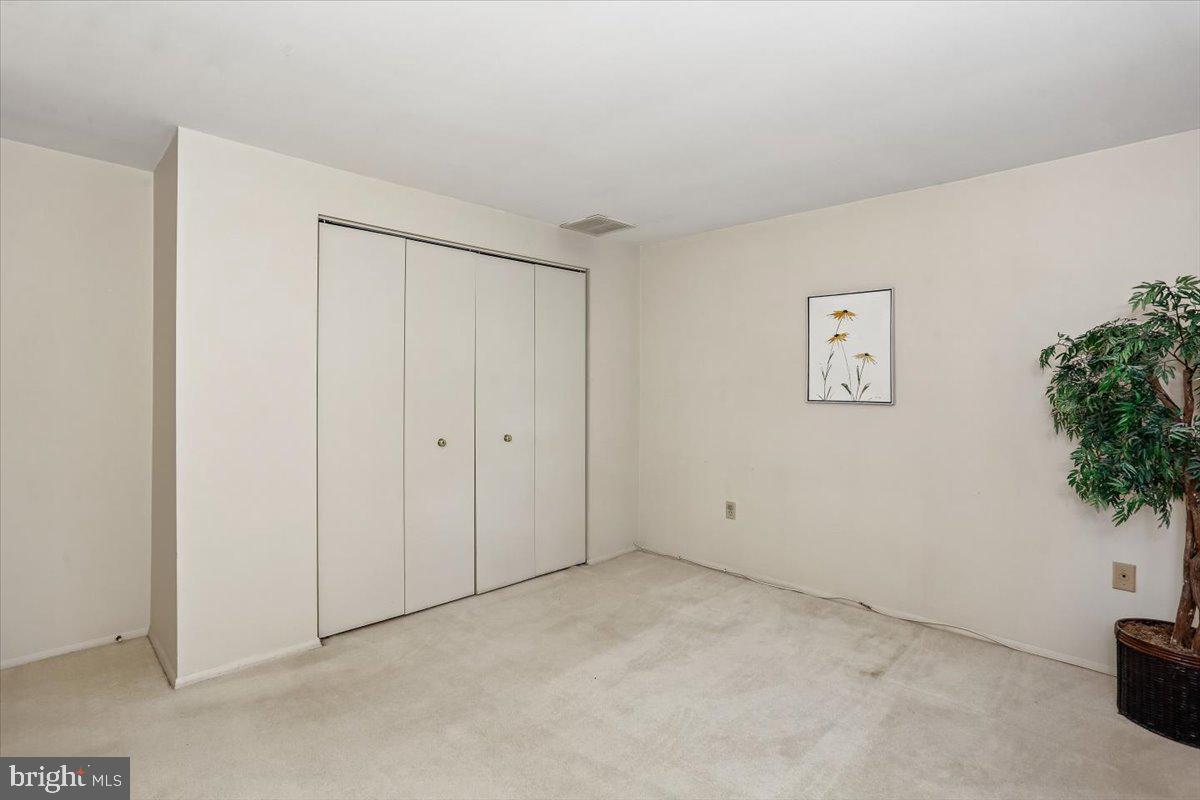 DERWOOD STATION - Residential