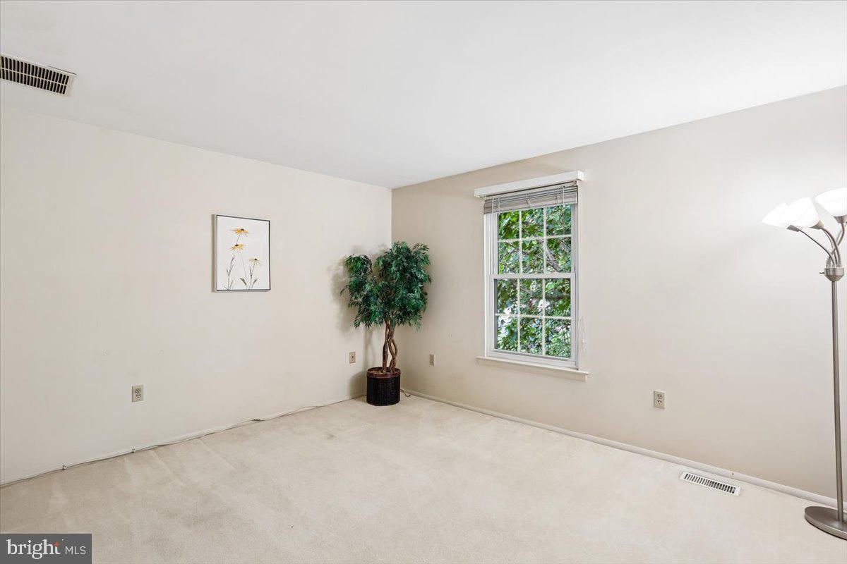 DERWOOD STATION - Residential