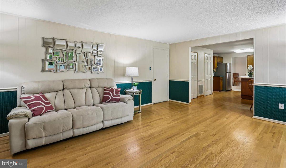 DERWOOD STATION - Residential