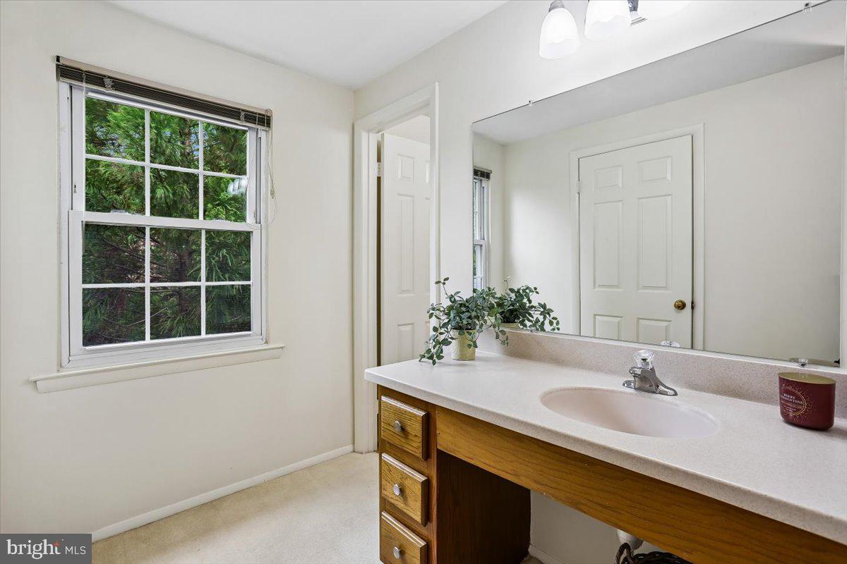 DERWOOD STATION - Residential