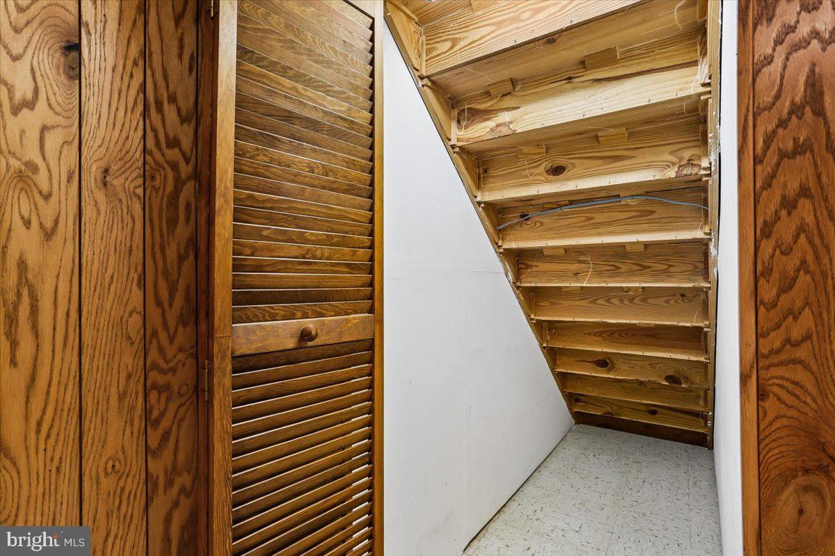 DERWOOD STATION - Residential