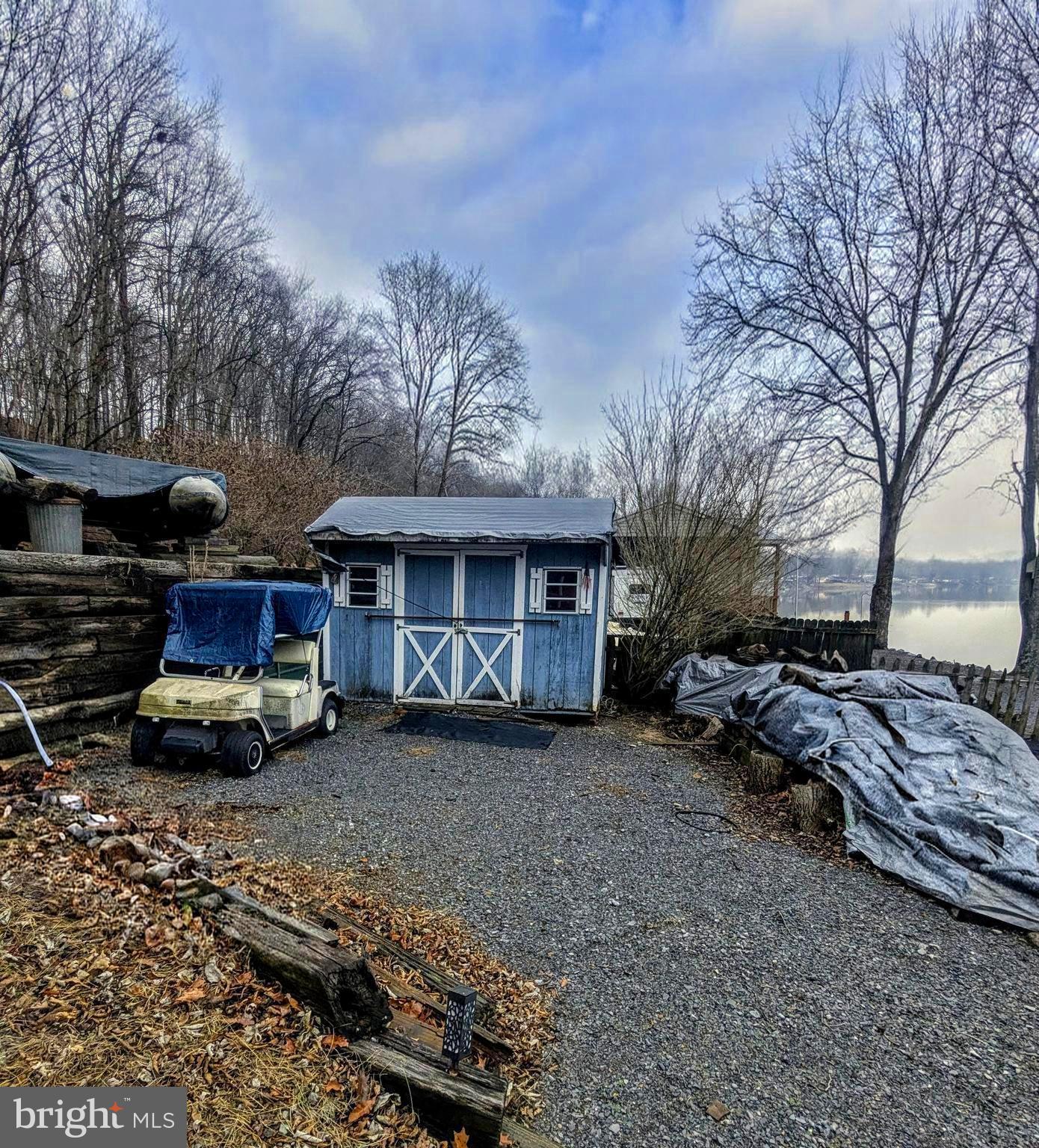 RIVER BEND - Land