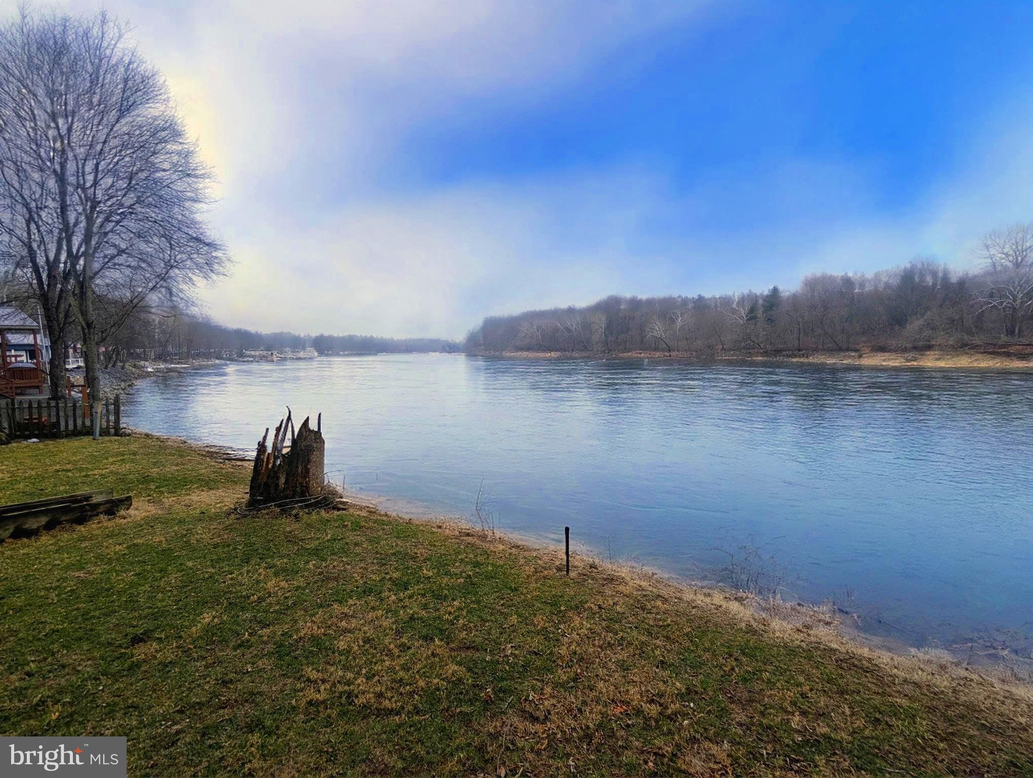RIVER BEND - Land