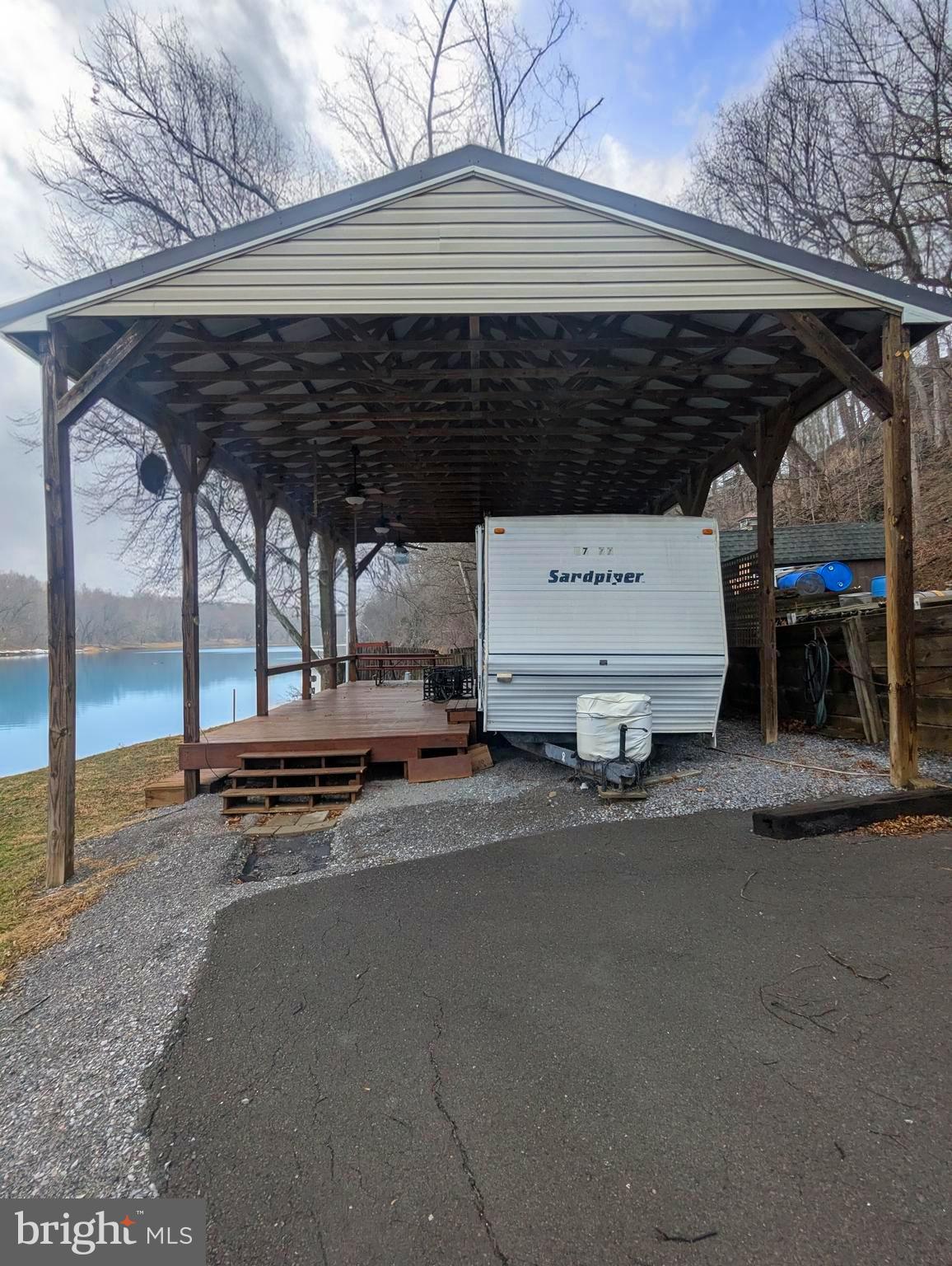 RIVER BEND - Land