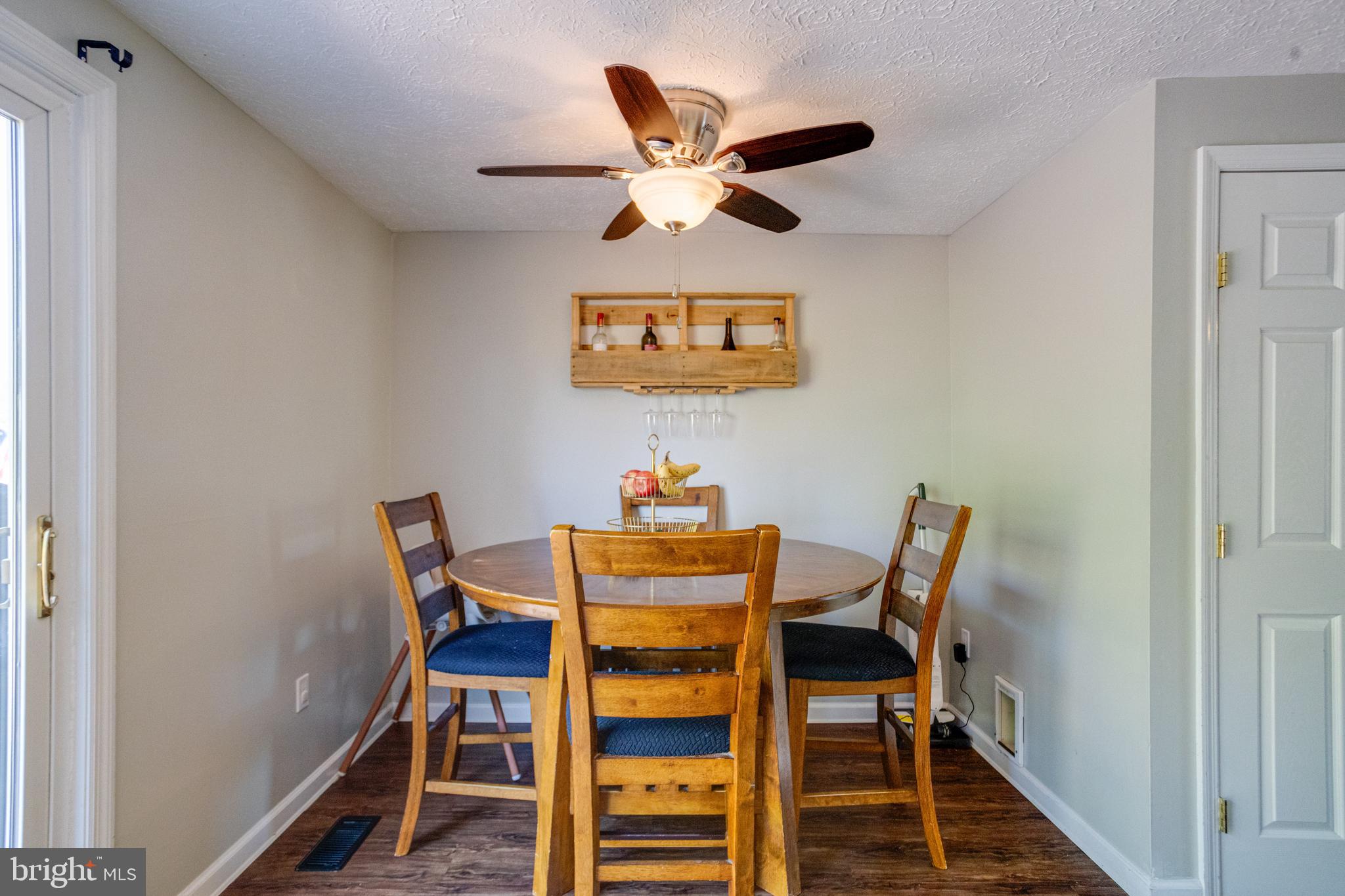 CONSTANT FRIENDSHIP - Residential