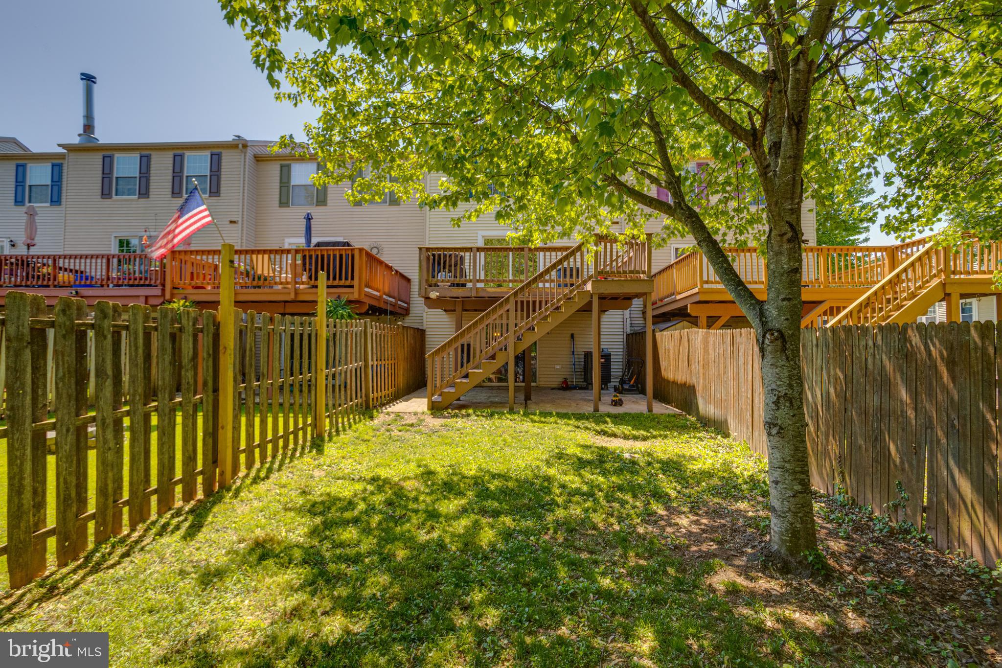 CONSTANT FRIENDSHIP - Residential