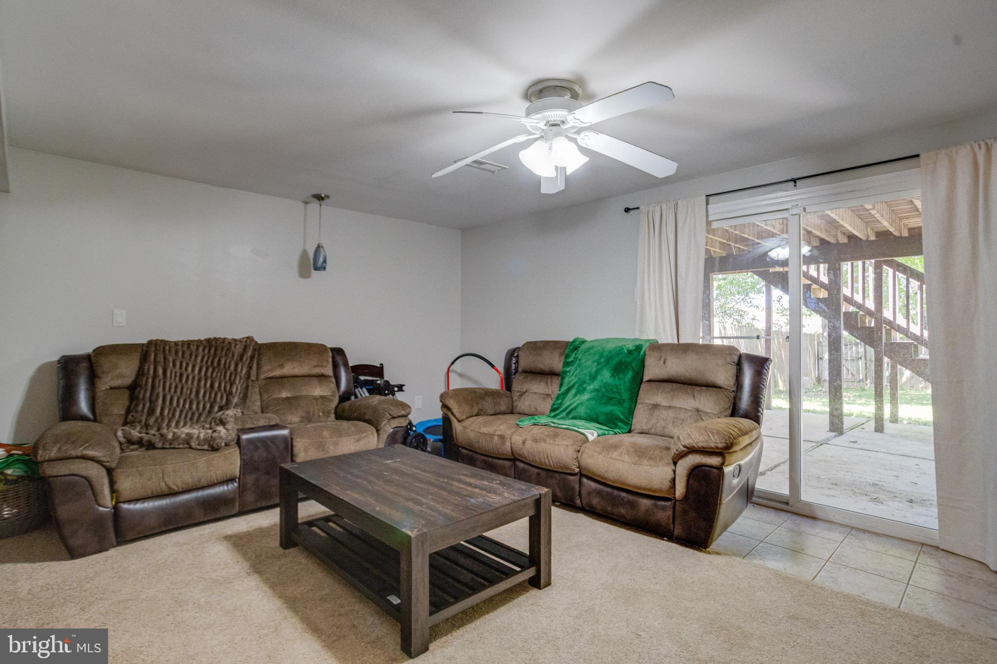 CONSTANT FRIENDSHIP - Residential