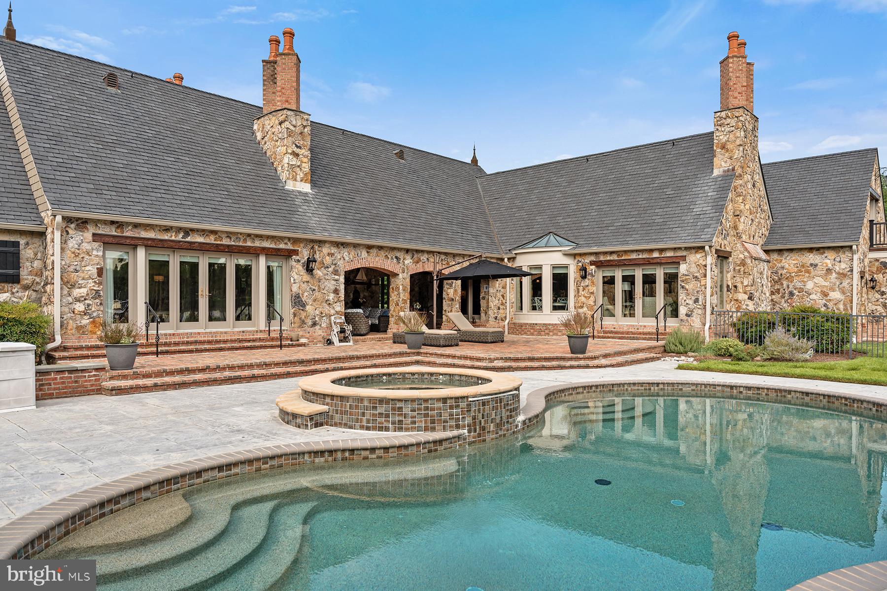 RATCLIFFE FARM - Residential