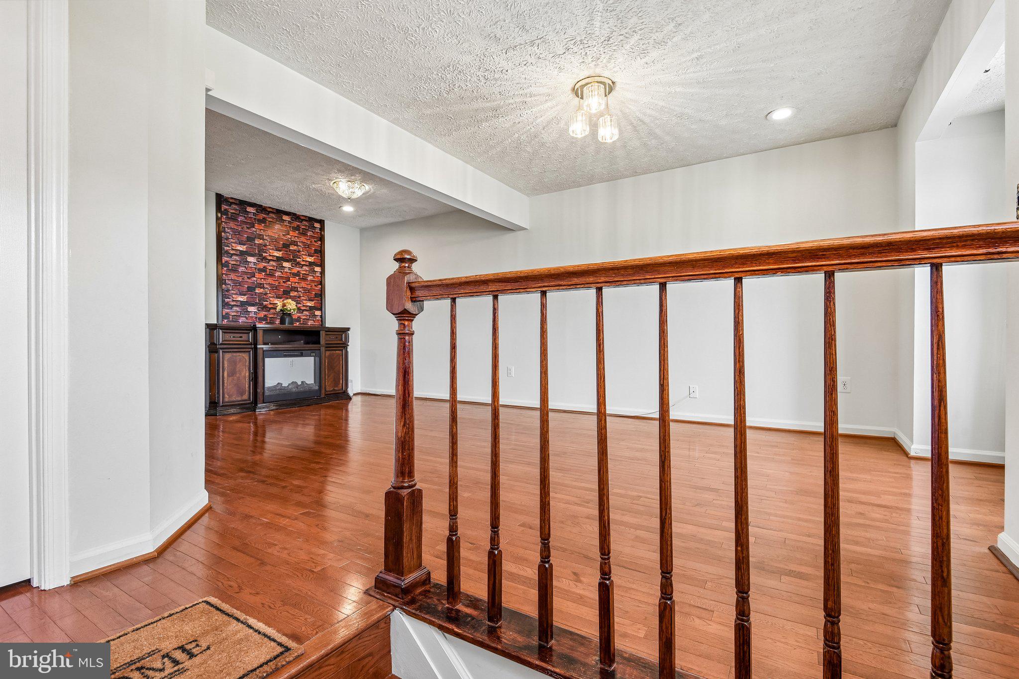 FAIRBROOK - Residential