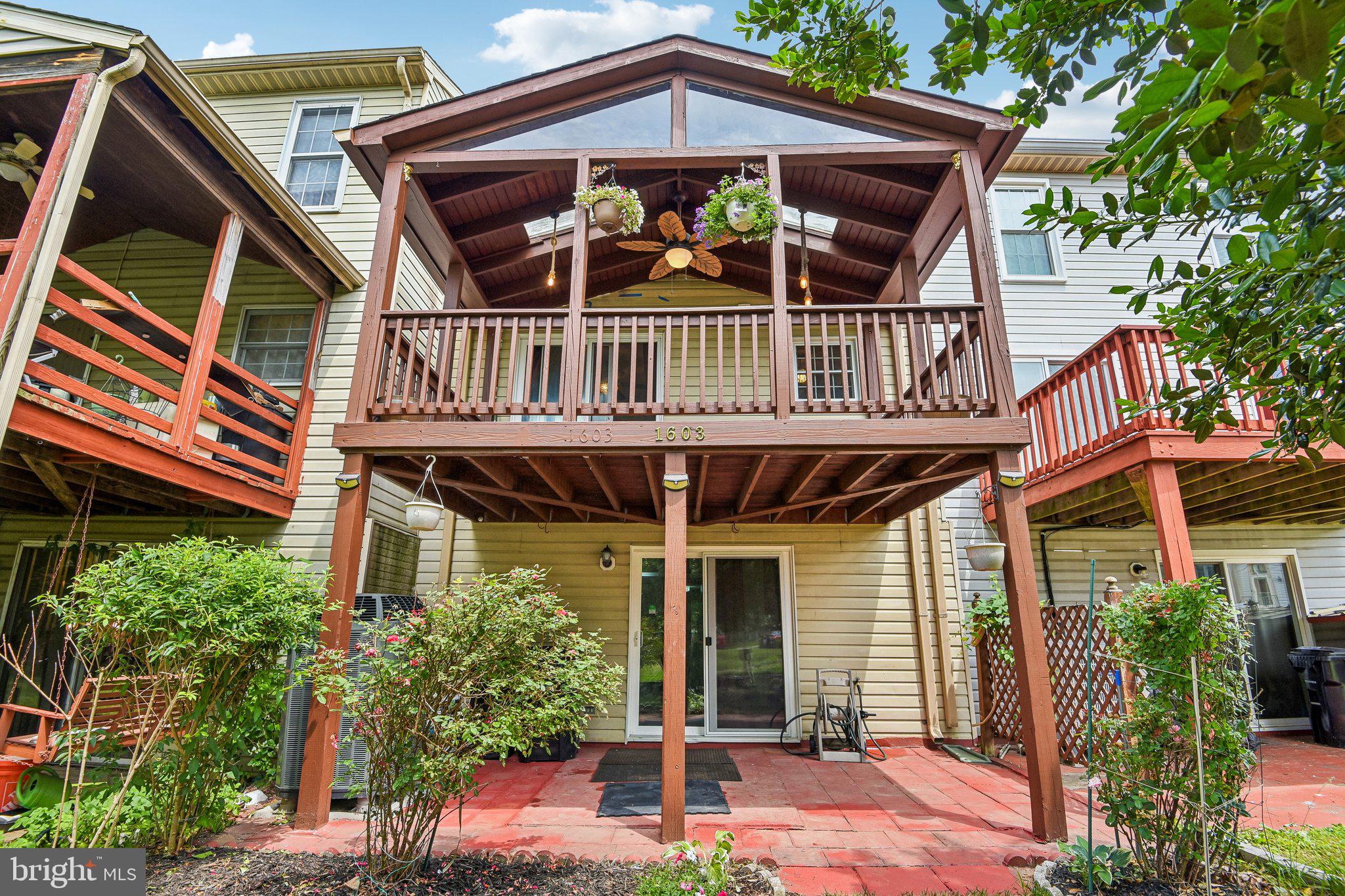 FAIRBROOK - Residential