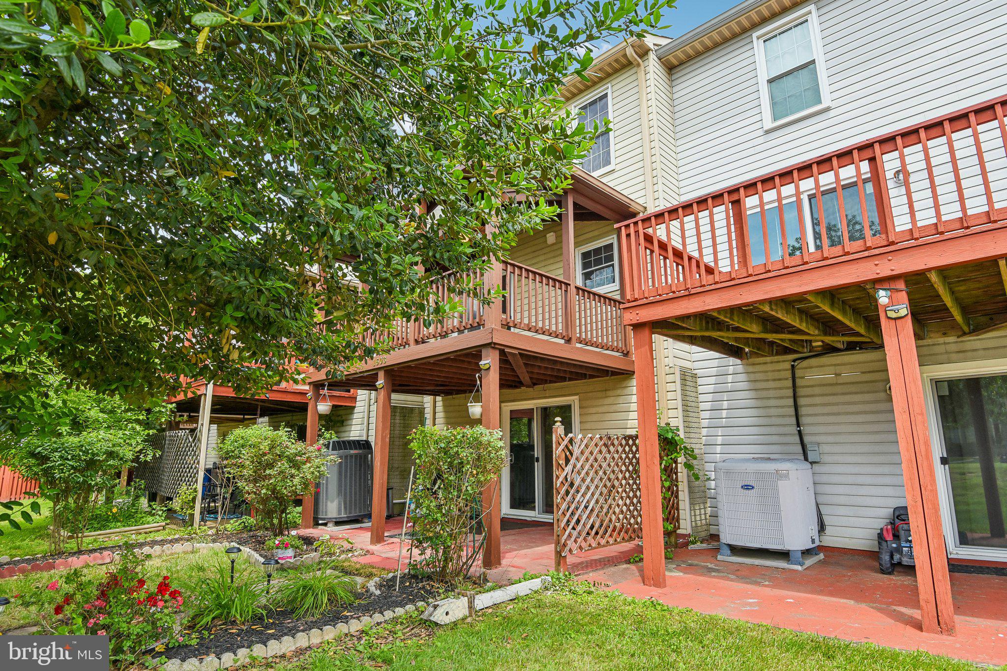FAIRBROOK - Residential