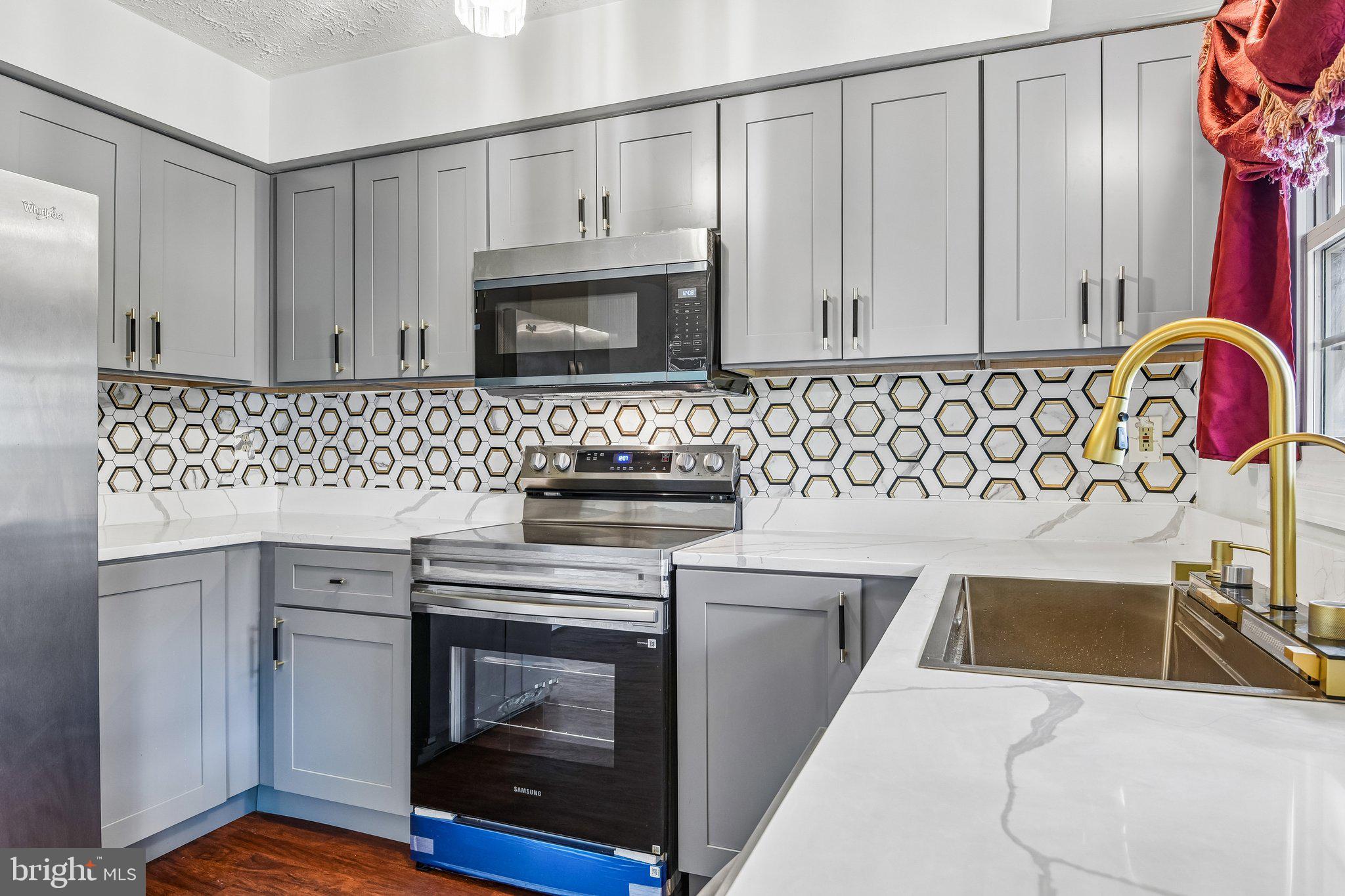 FAIRBROOK - Residential