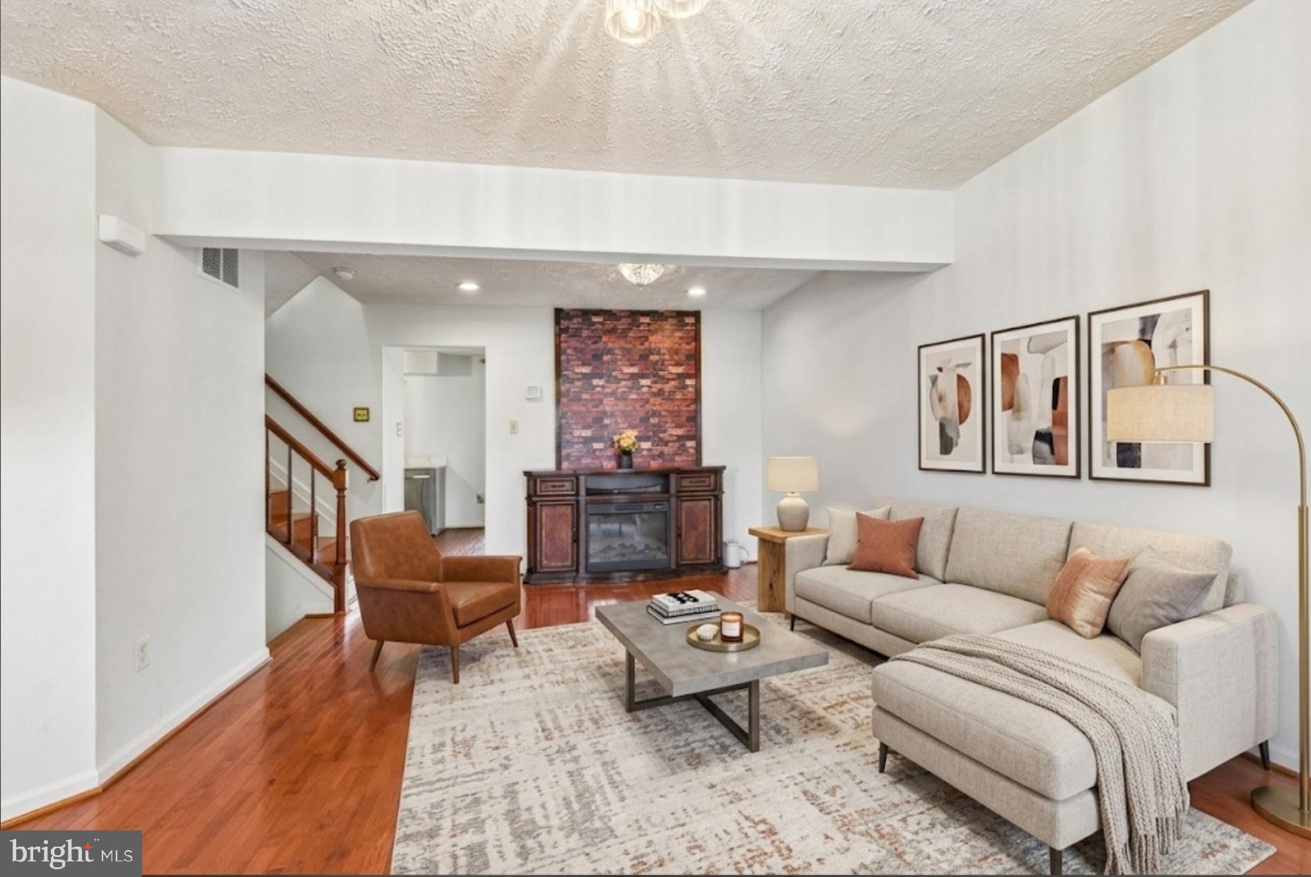 FAIRBROOK - Residential