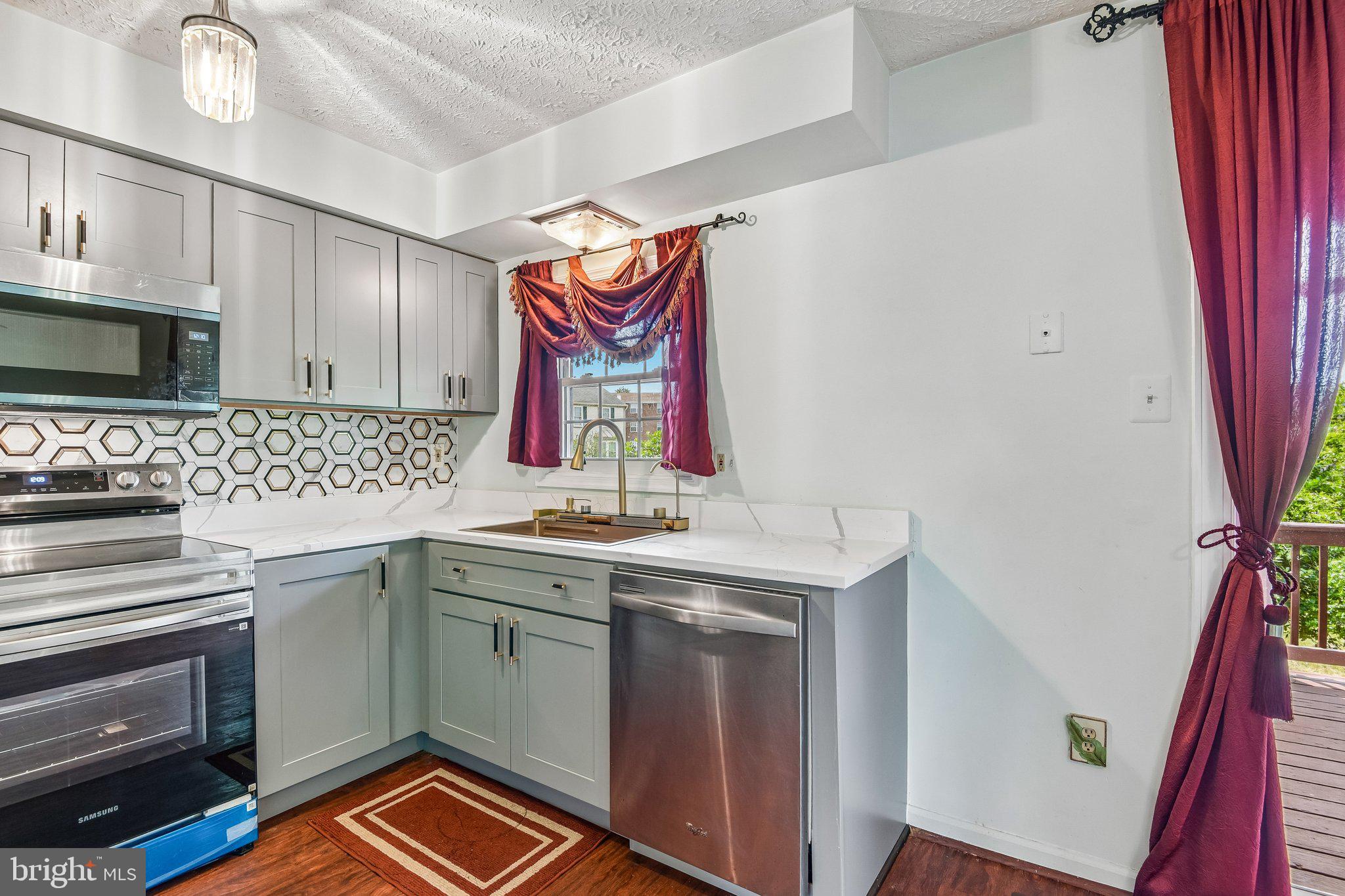 FAIRBROOK - Residential