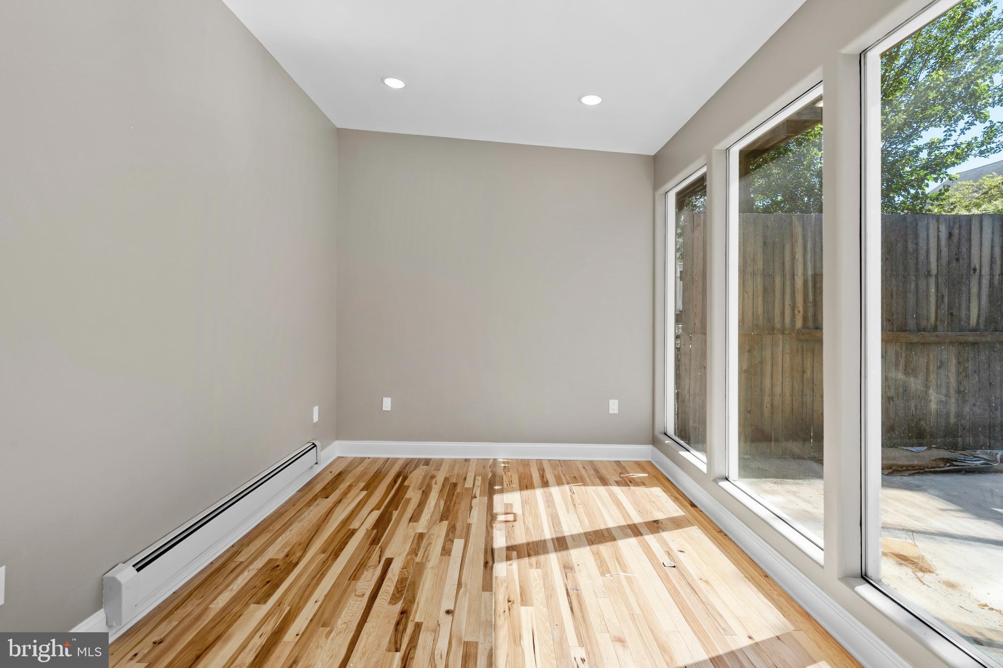 BRIDESBURG - Residential