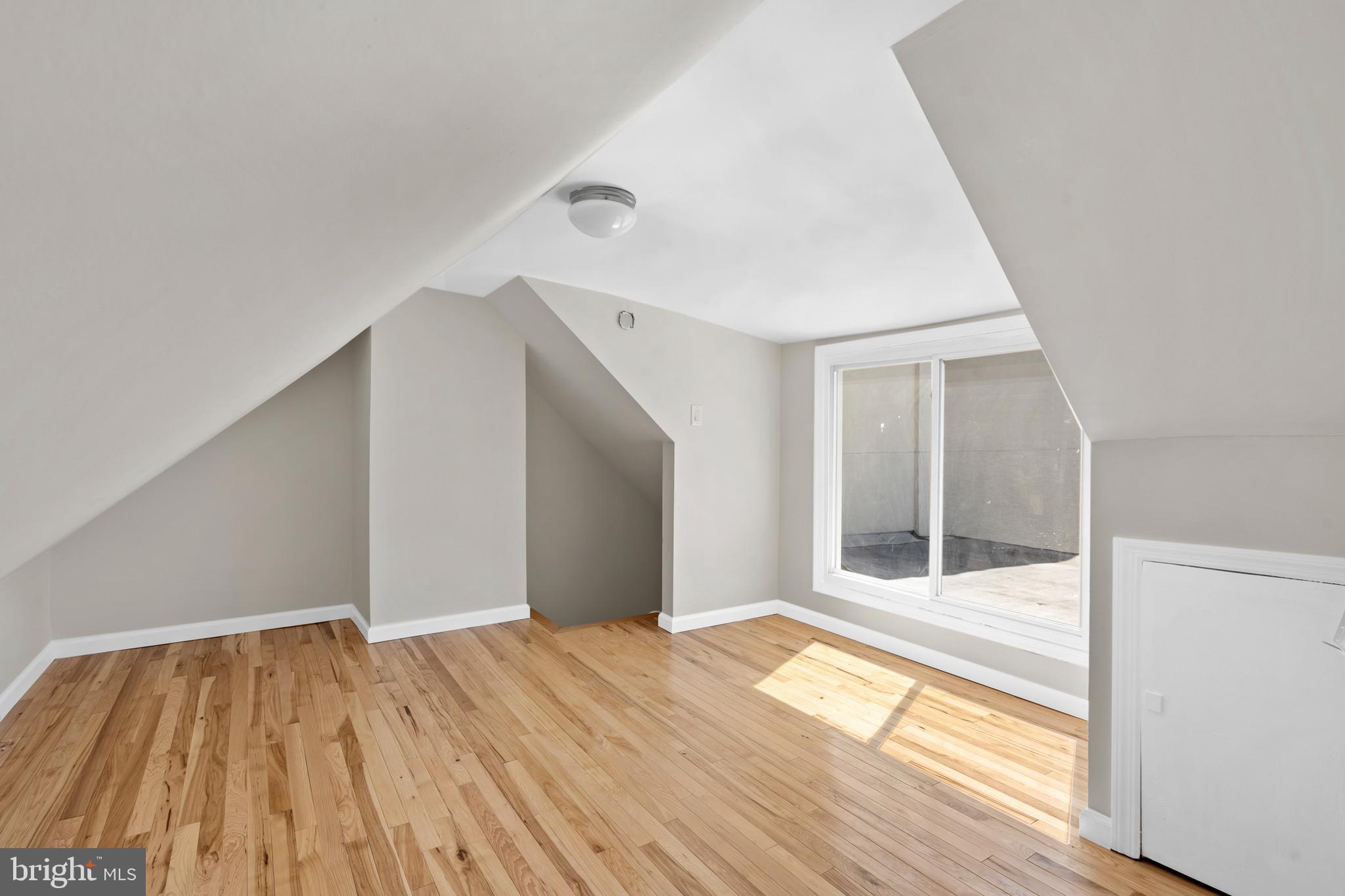 BRIDESBURG - Residential