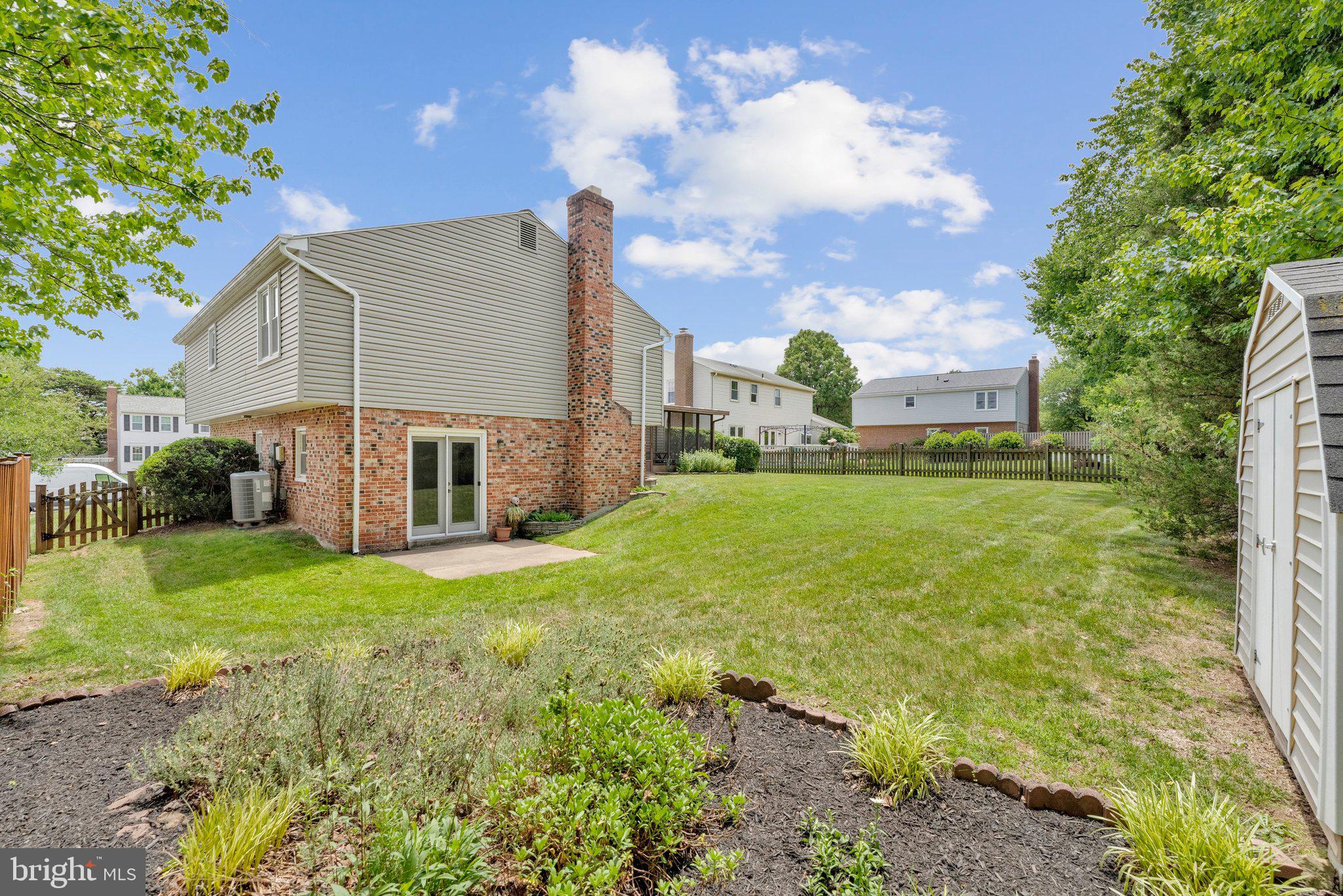 KINGSTON CHASE - Residential