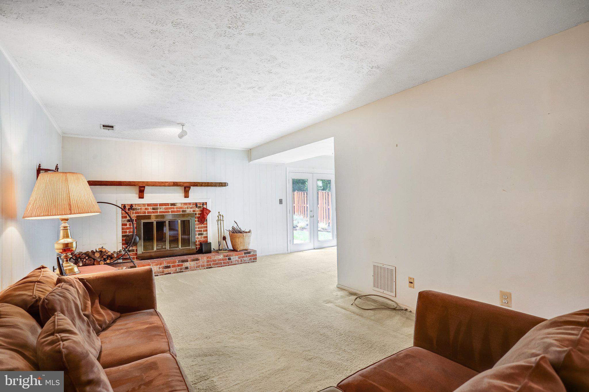 KINGSTON CHASE - Residential