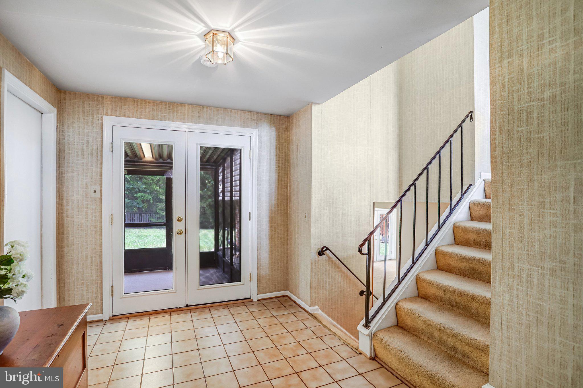 KINGSTON CHASE - Residential