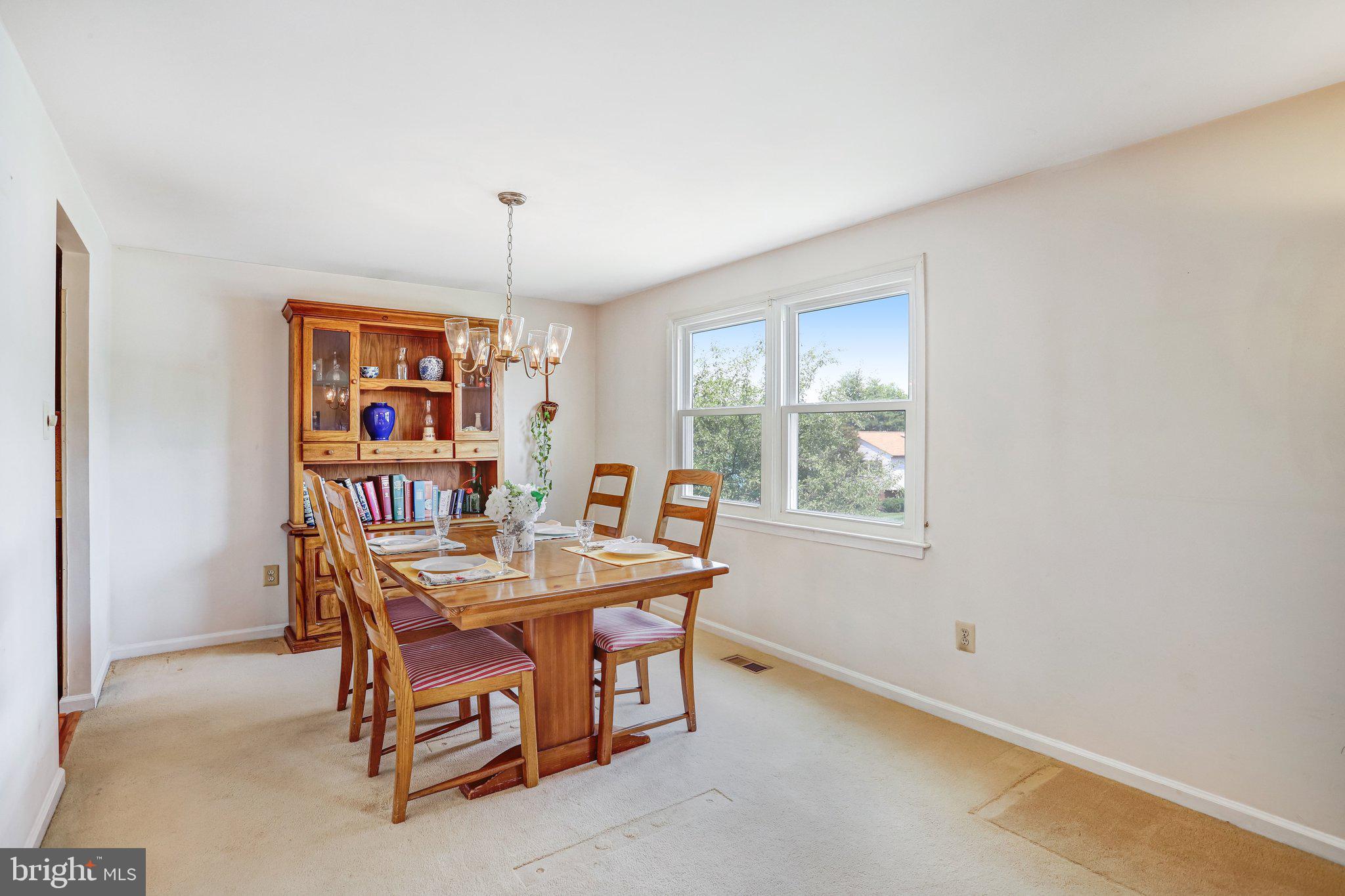 KINGSTON CHASE - Residential