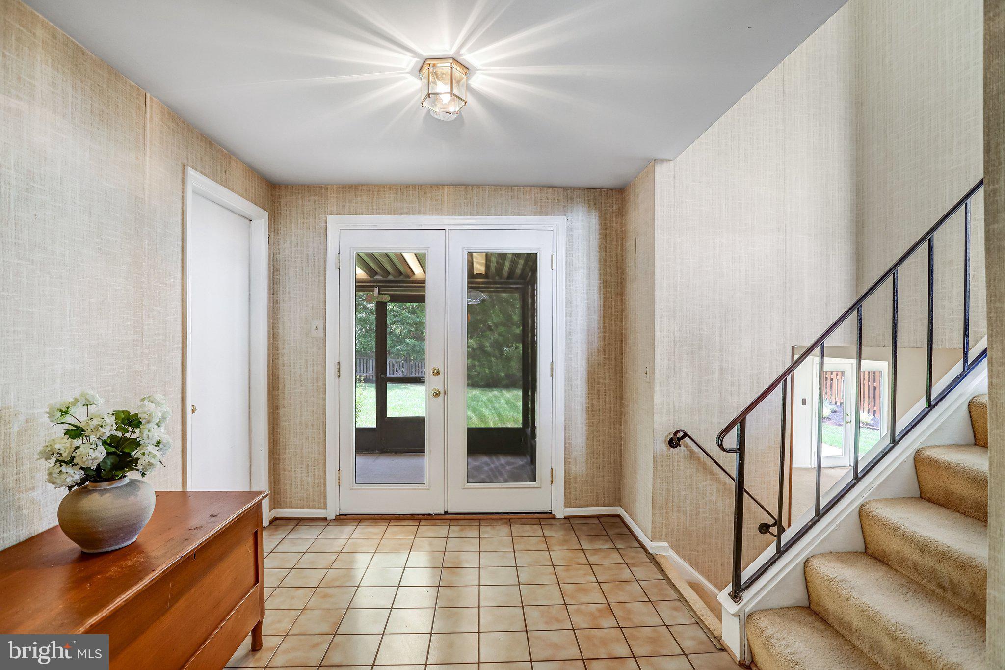 KINGSTON CHASE - Residential