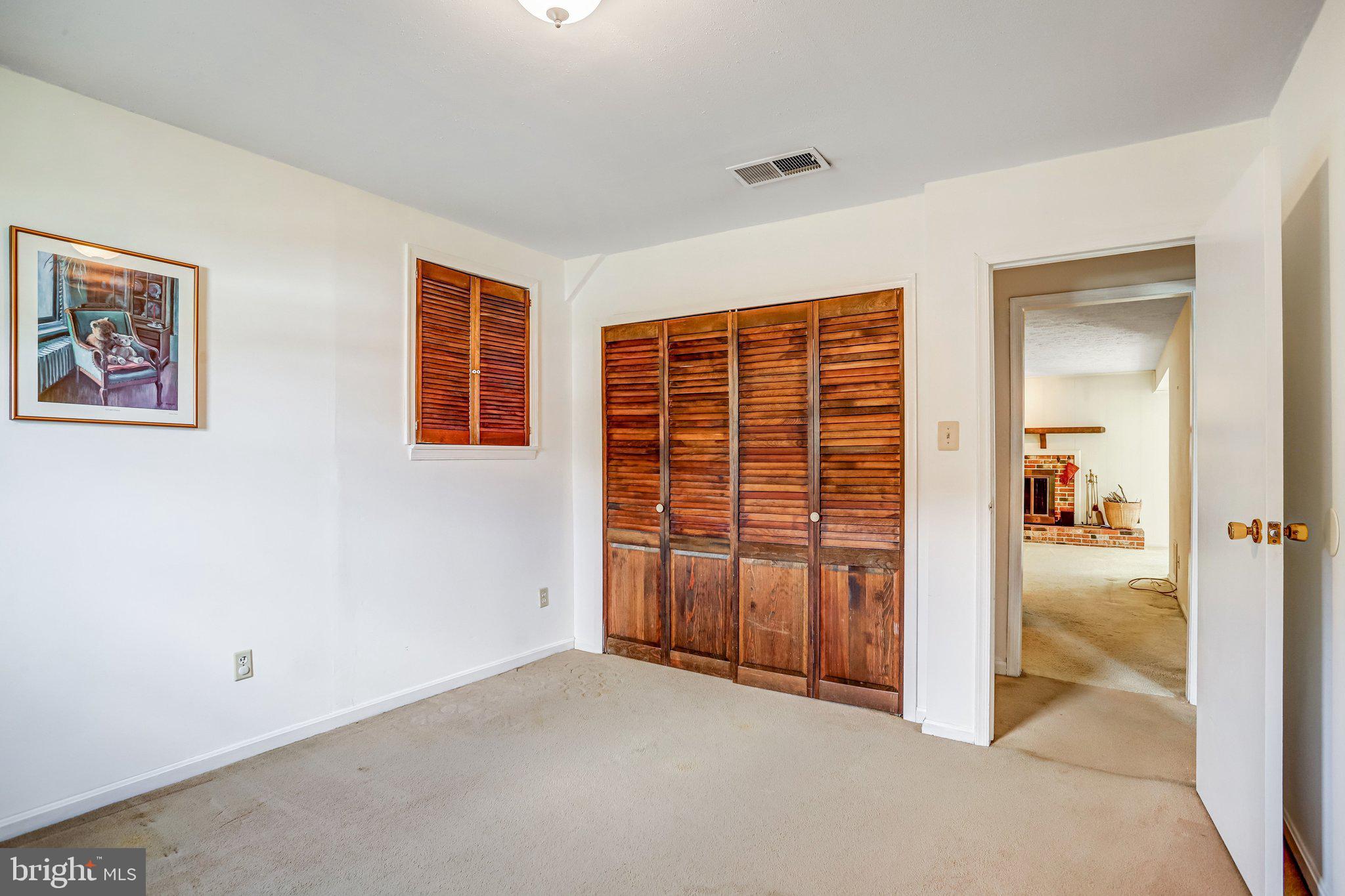 KINGSTON CHASE - Residential