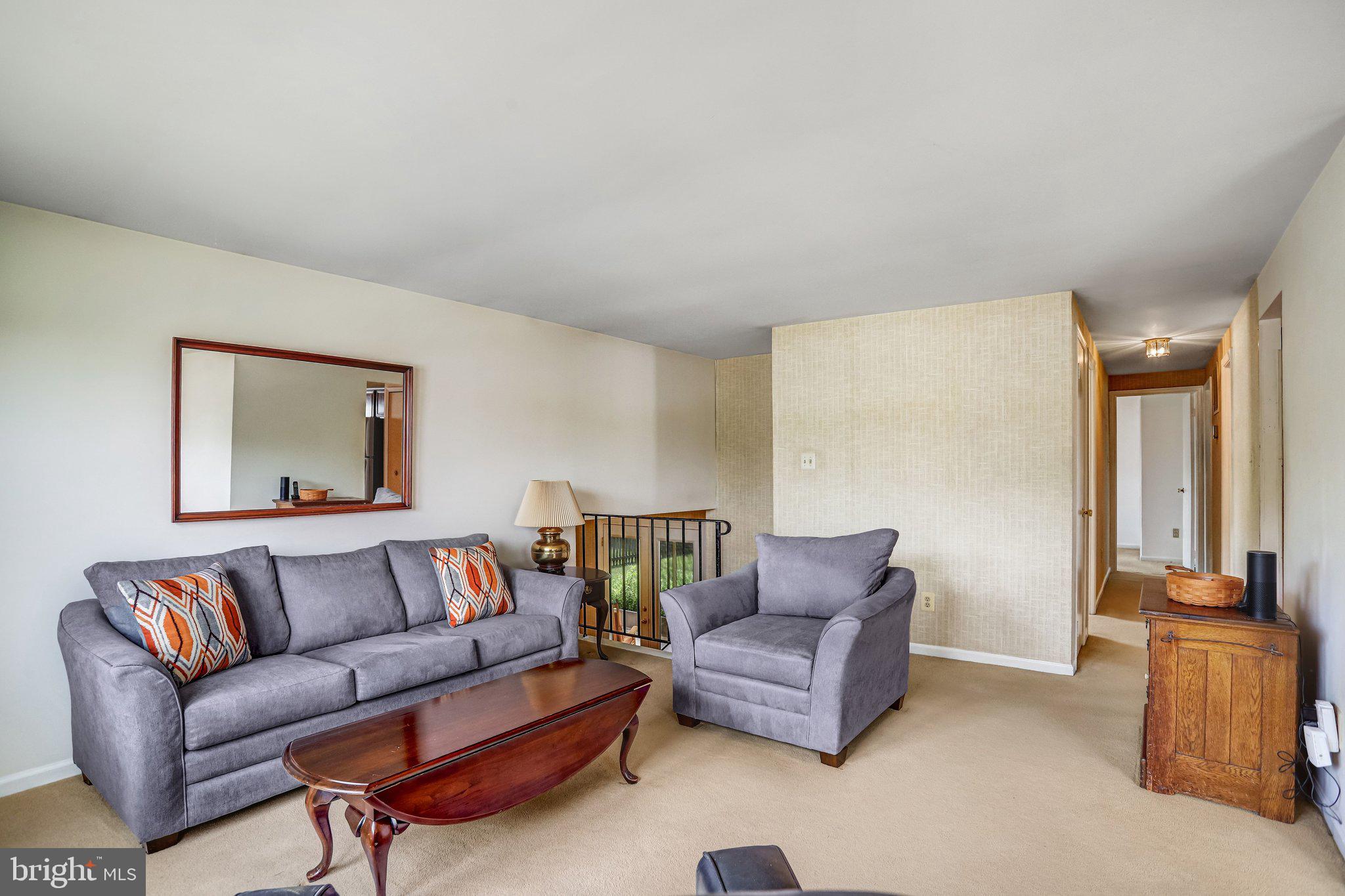 KINGSTON CHASE - Residential