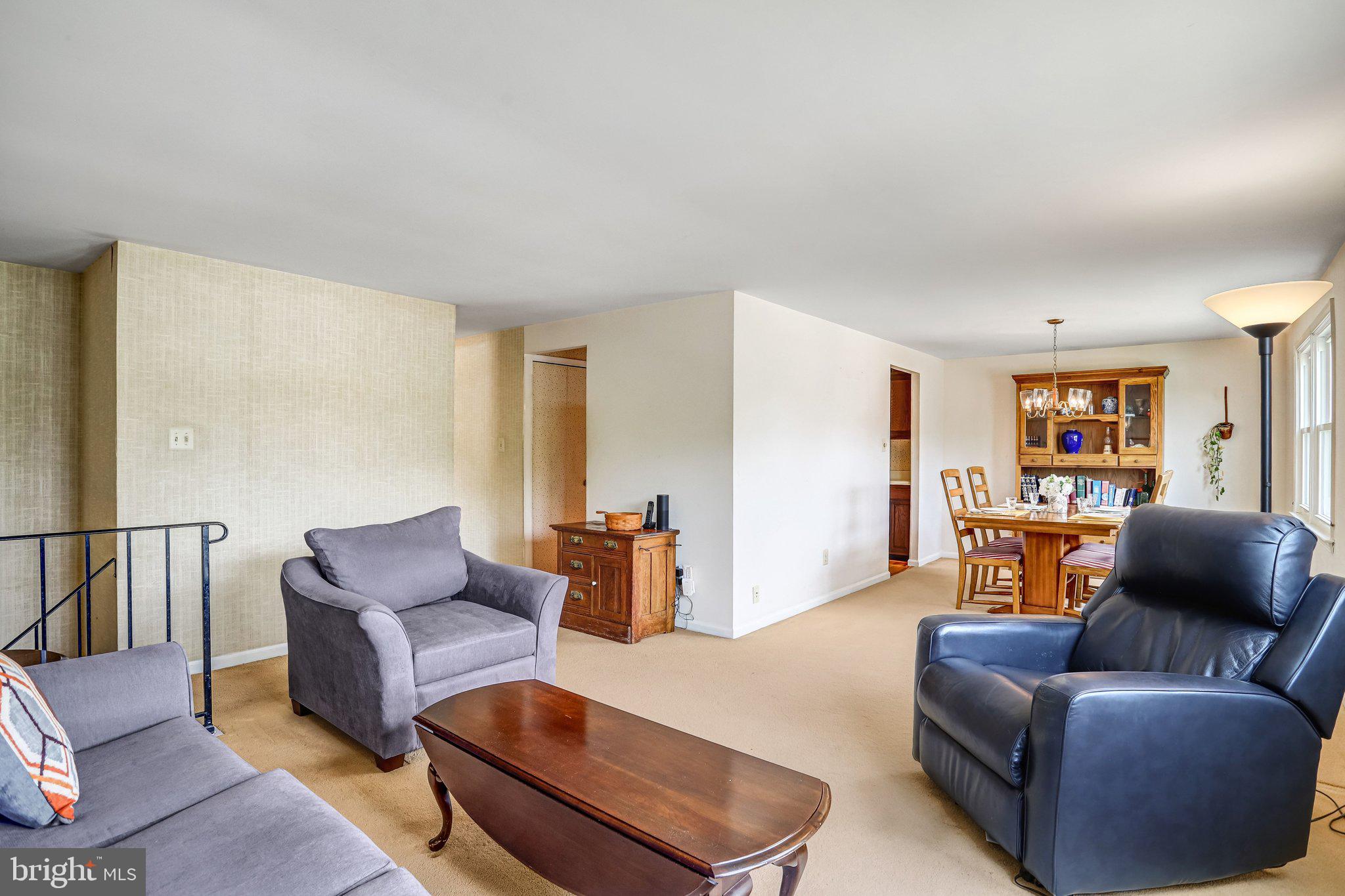 KINGSTON CHASE - Residential