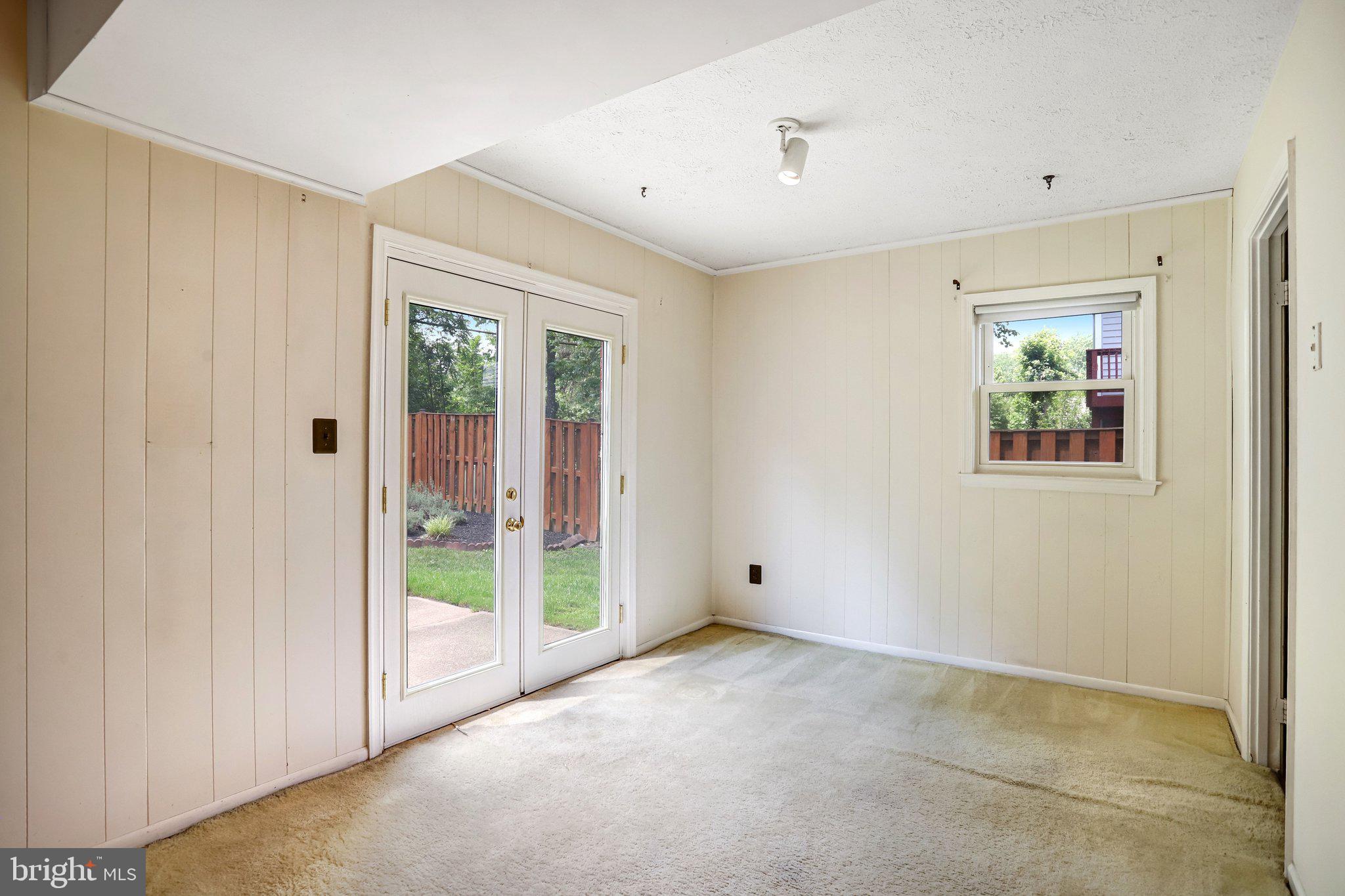 KINGSTON CHASE - Residential
