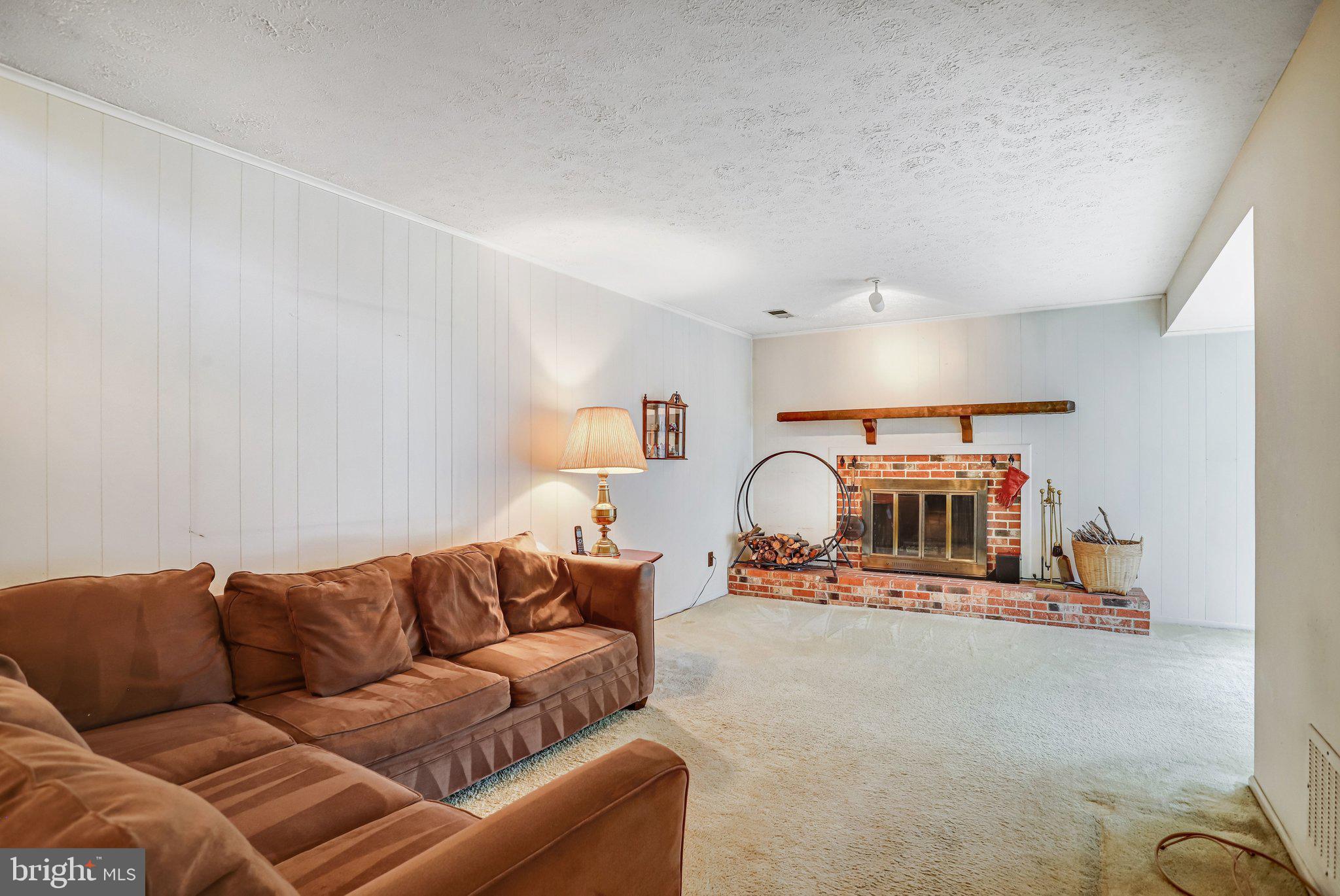 KINGSTON CHASE - Residential