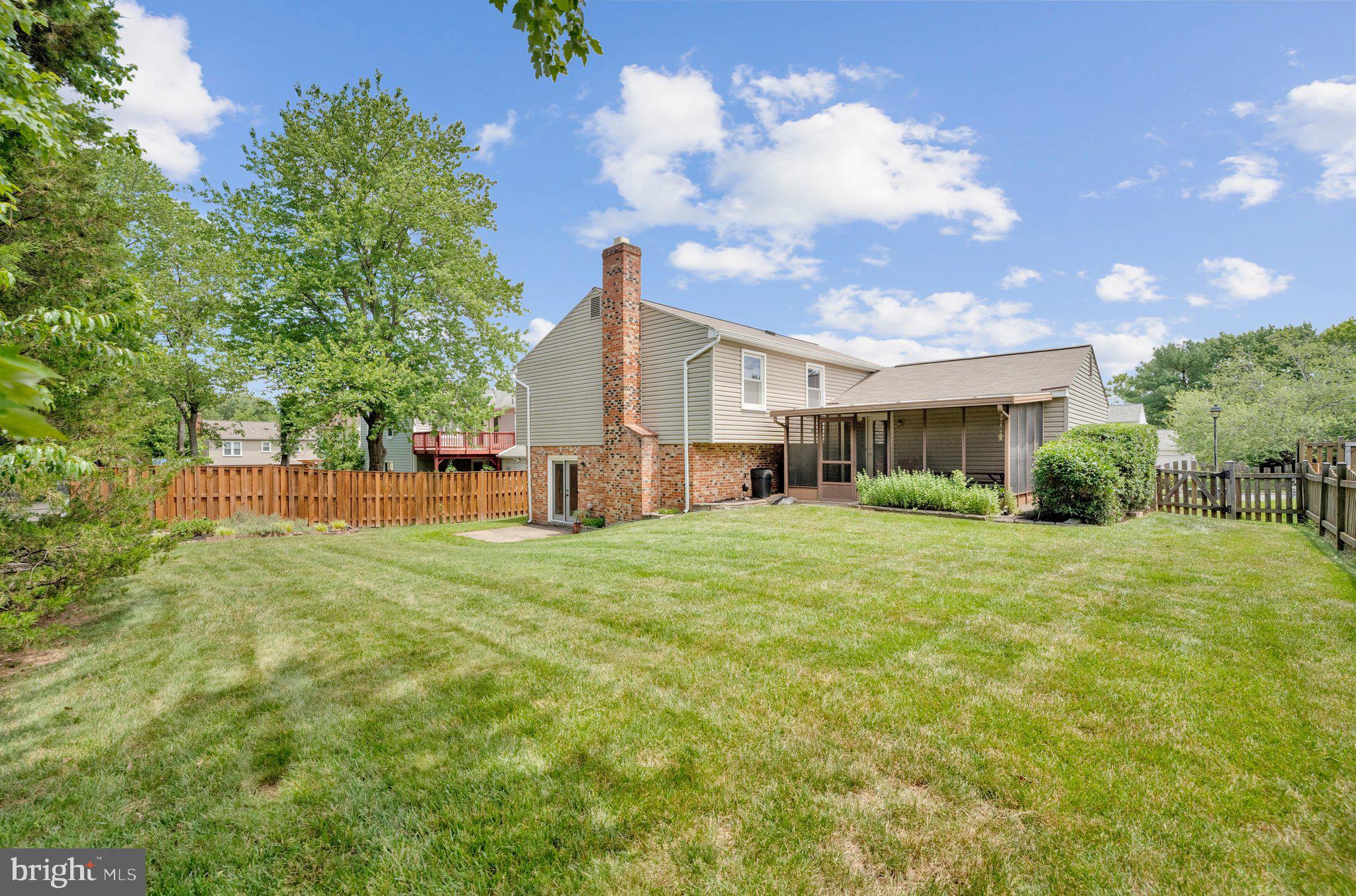 KINGSTON CHASE - Residential